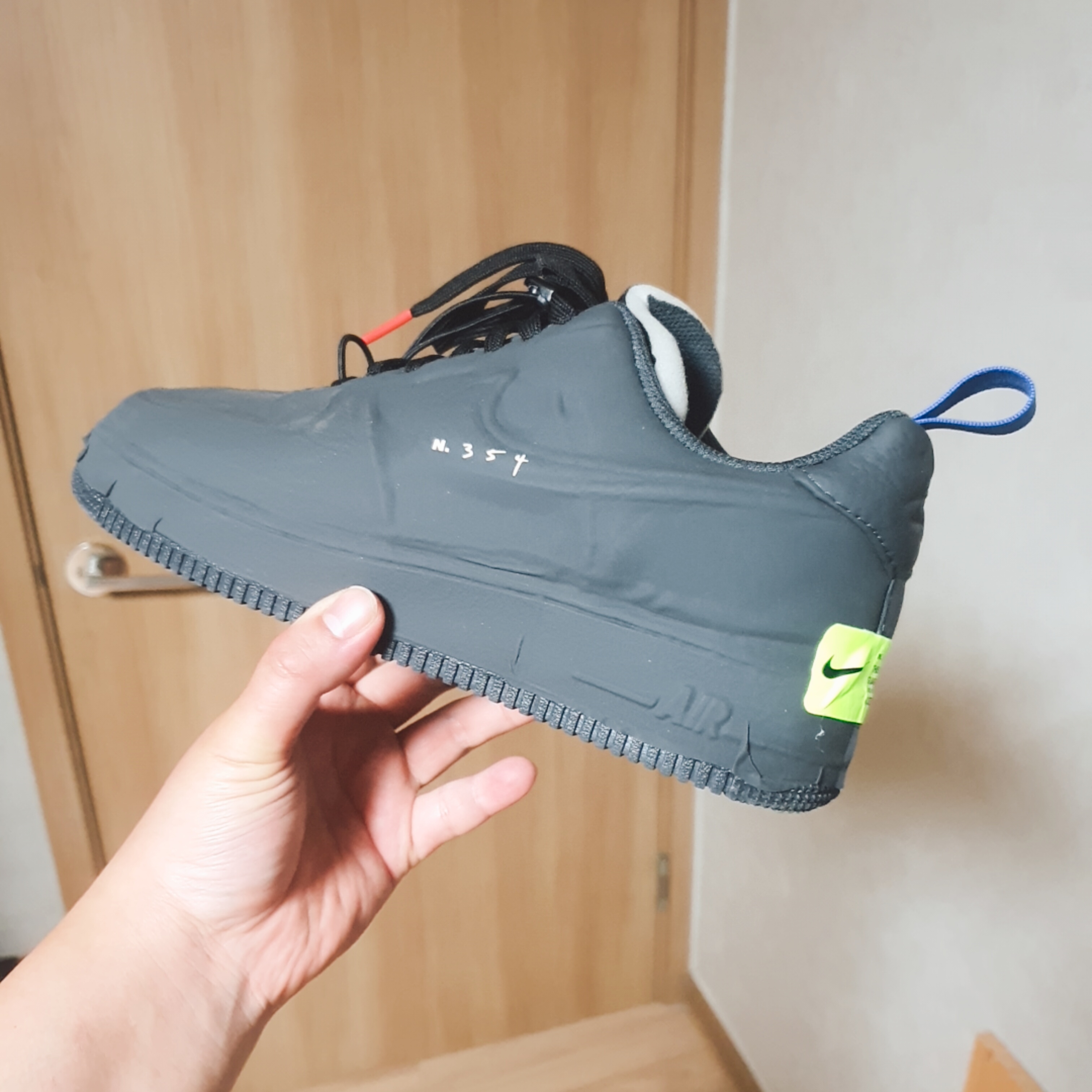Nike Air Force 1 Experimental Black 착용 스타일