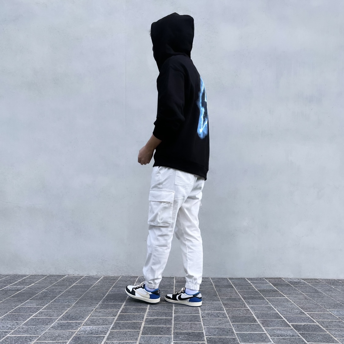 Jordan 1 x Travis Scott x Fragment Retro Low OG SP Military Blue 착용 스타일 - 2