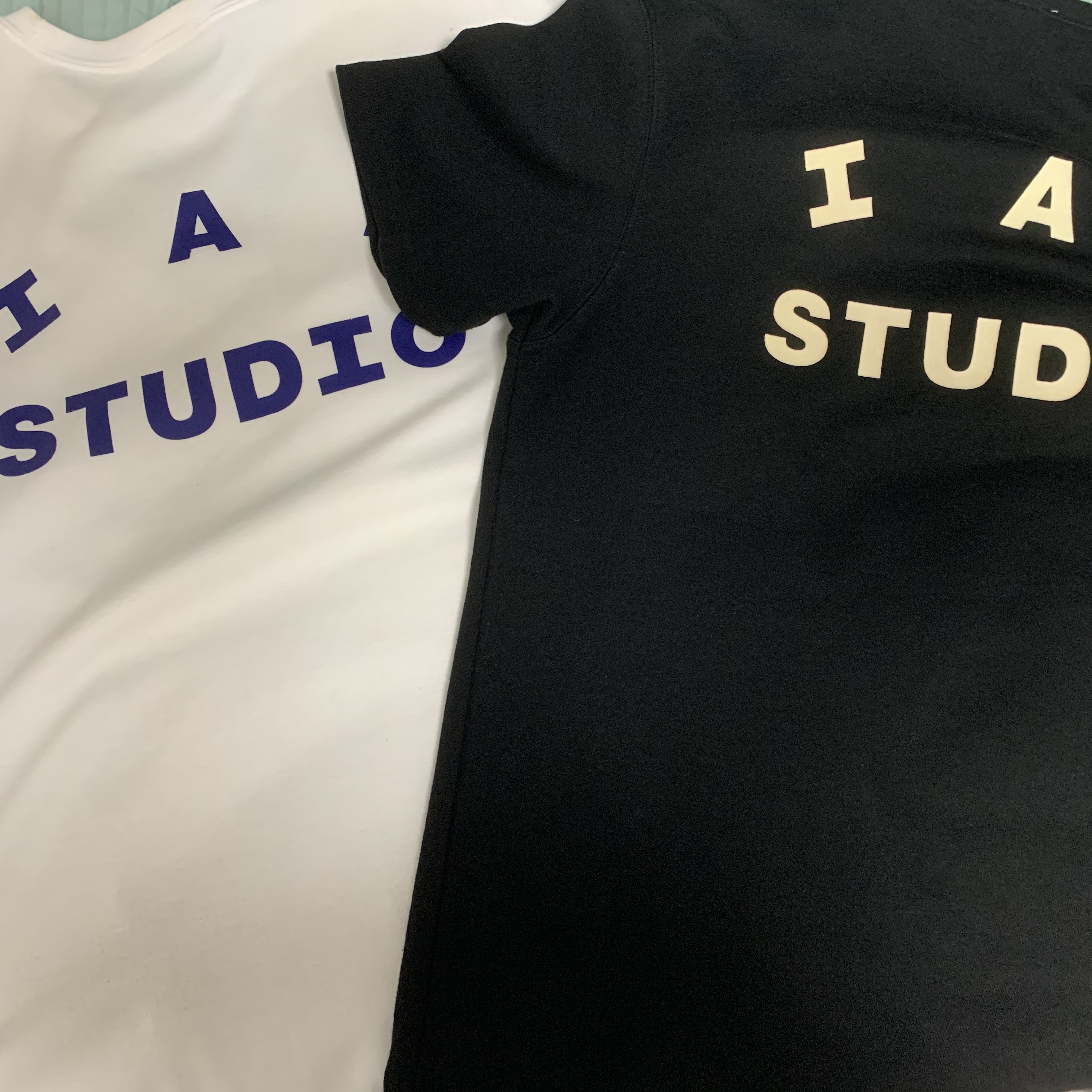 IAB Studio T-Shirt White, IAB Studio Black Glow T-Shirt 착용 스타일