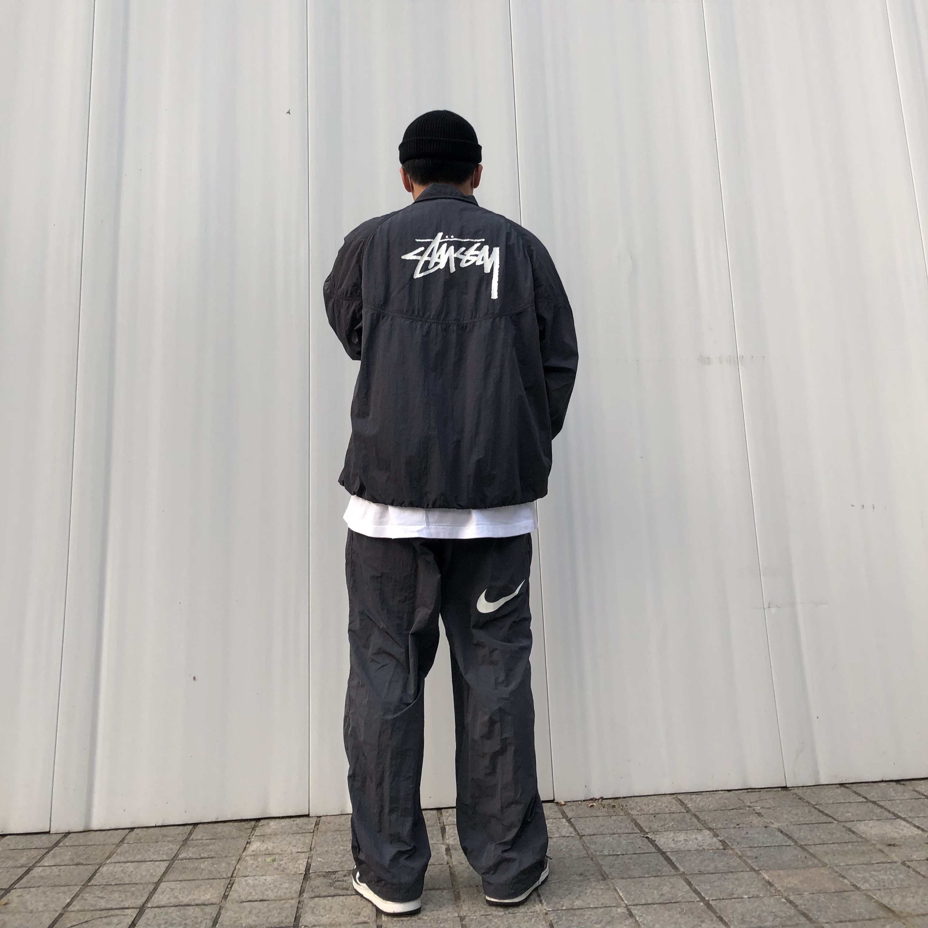 Nike x Stussy Windrunner Jacket Off Noir, Nike x Stussy Beach Pants Off Noir 착용 스타일