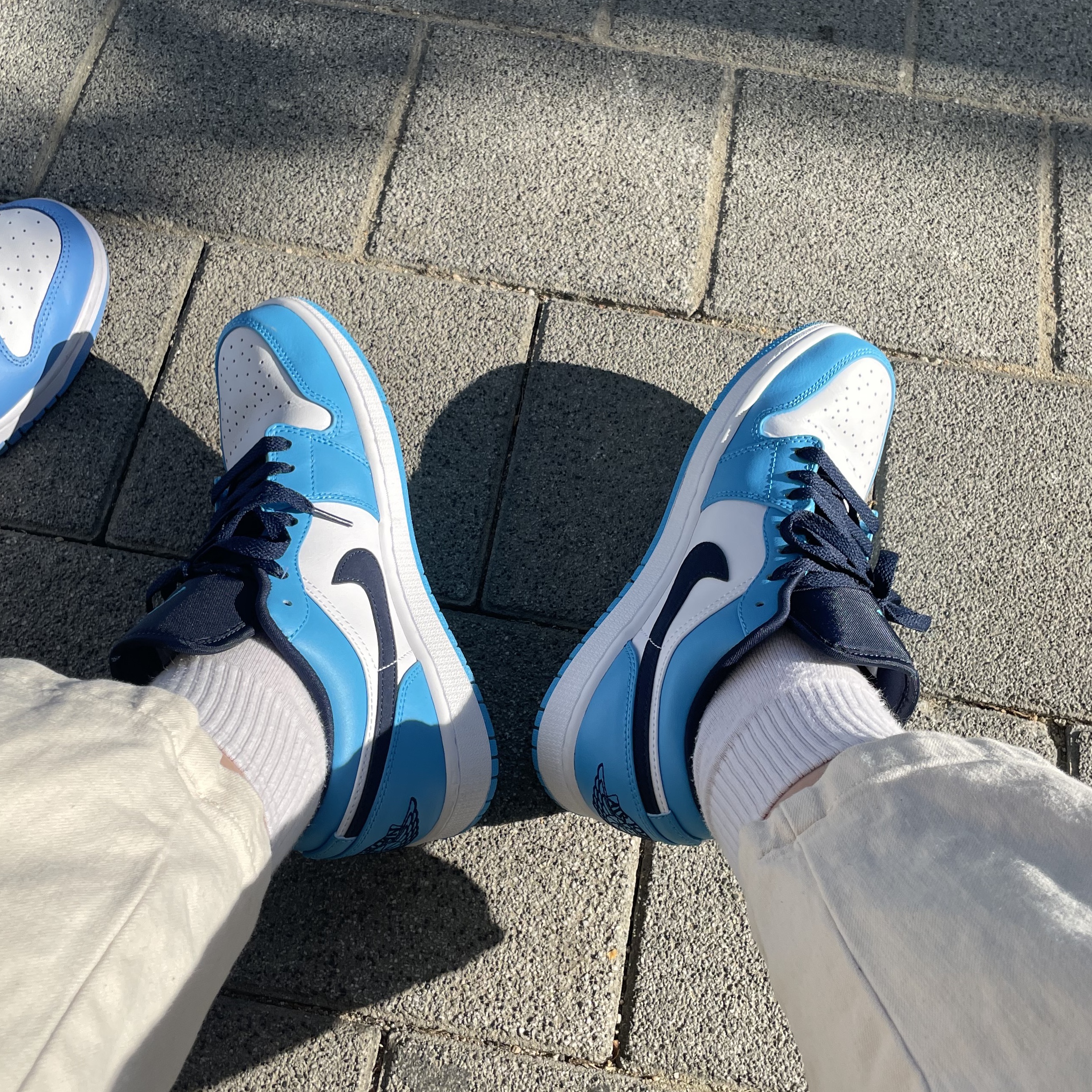 Jordan 1 Low Dark Powder Blue 착용 스타일 - 2