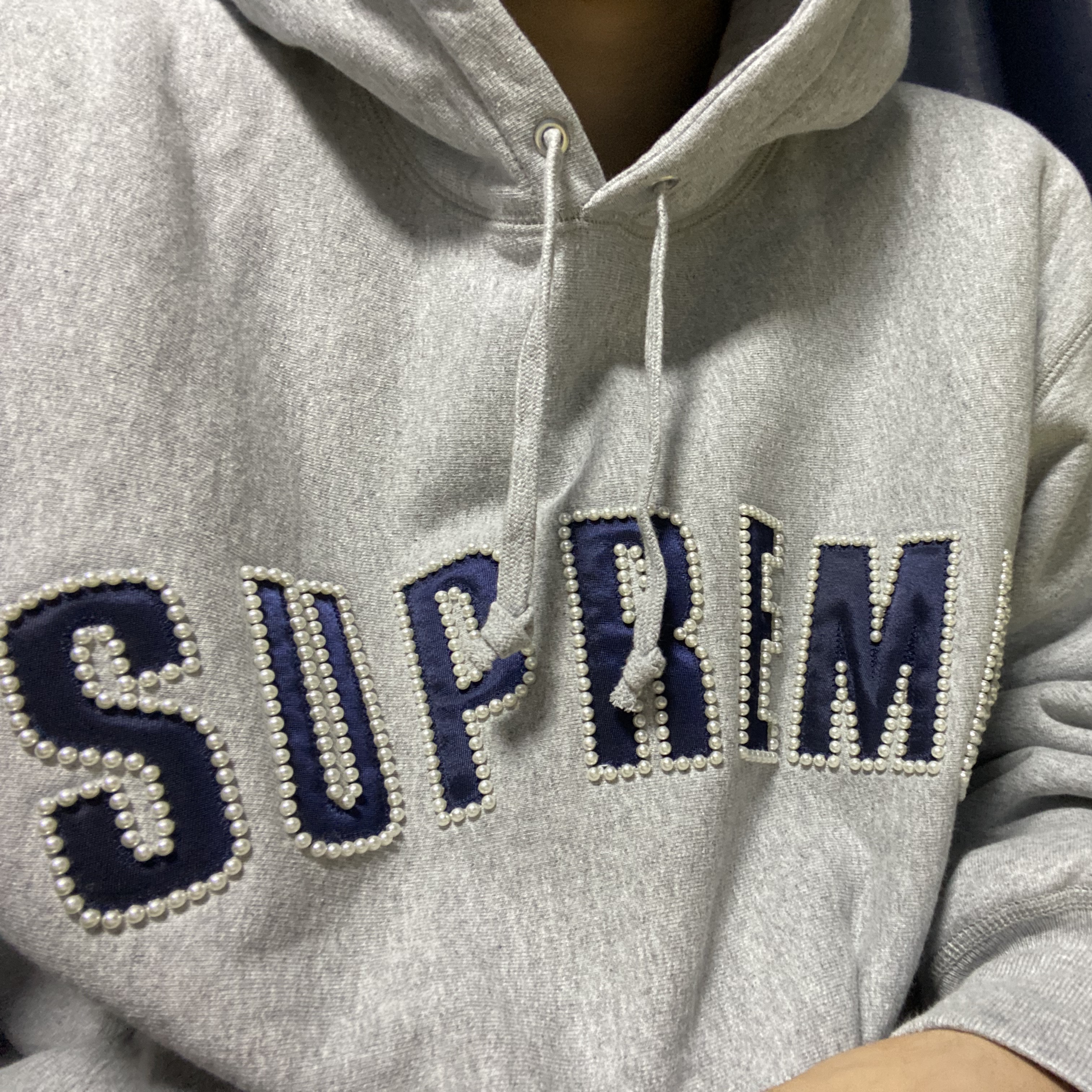 Supreme Pearl Logo Hooded Sweatshirt Heather Grey - 21FW 착용 스타일