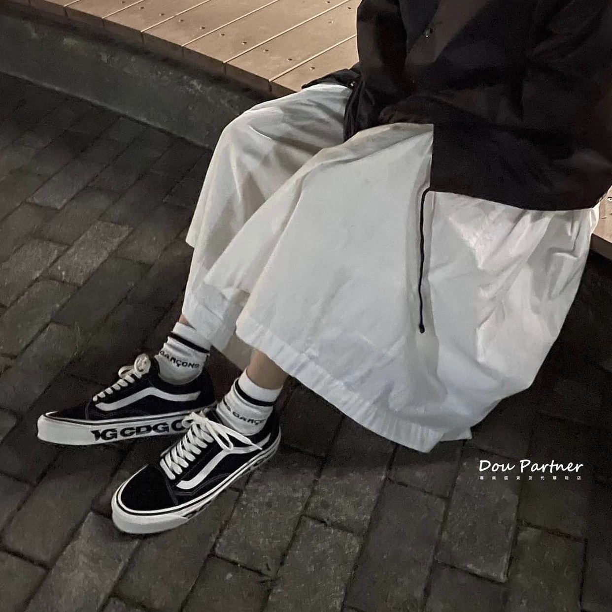 Vans Vault x CDG OG Old Skool LX Side Wall 착용 스타일 - 1