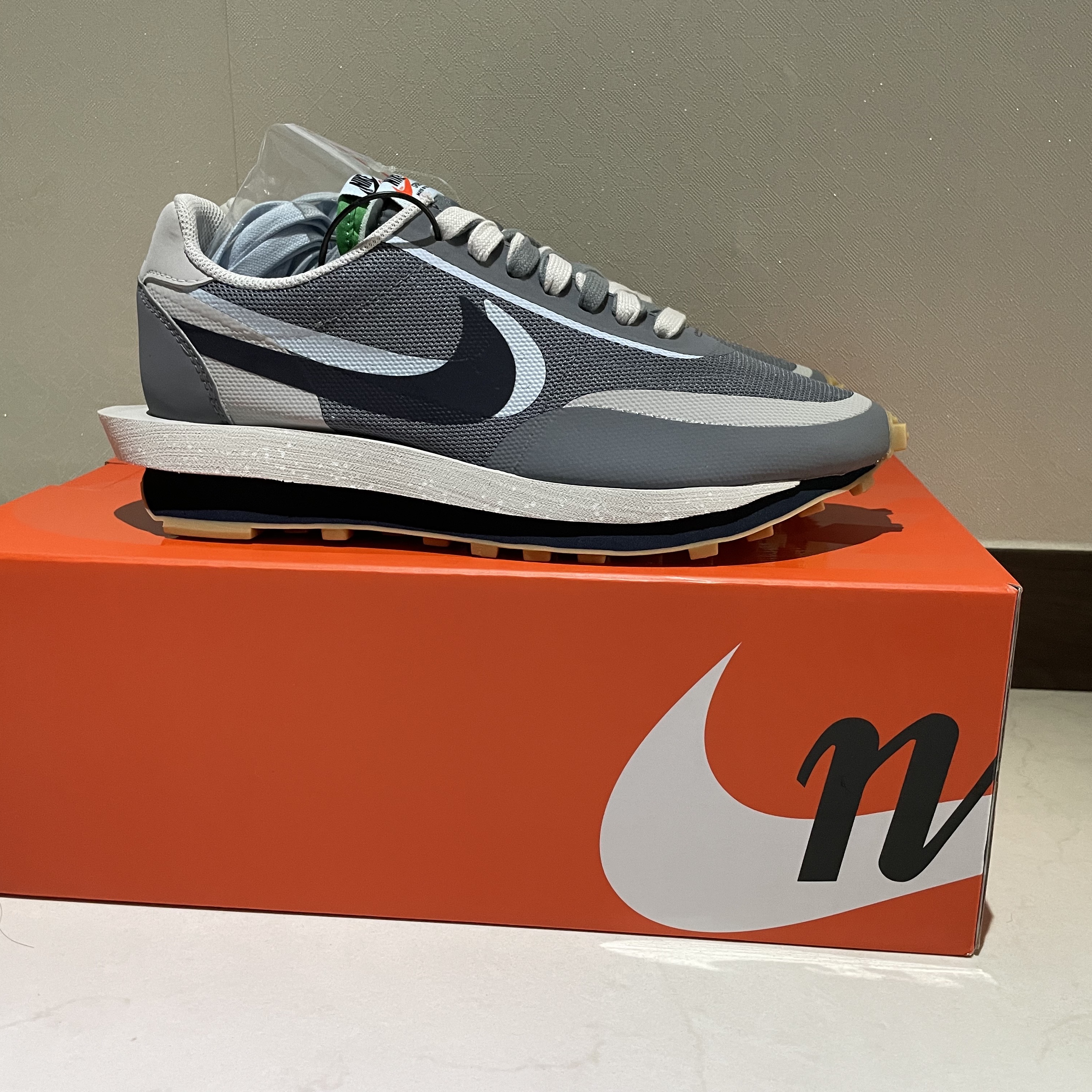 Nike x Sacai x Clot LDWaffle Cool Grey 착용 스타일 - 1