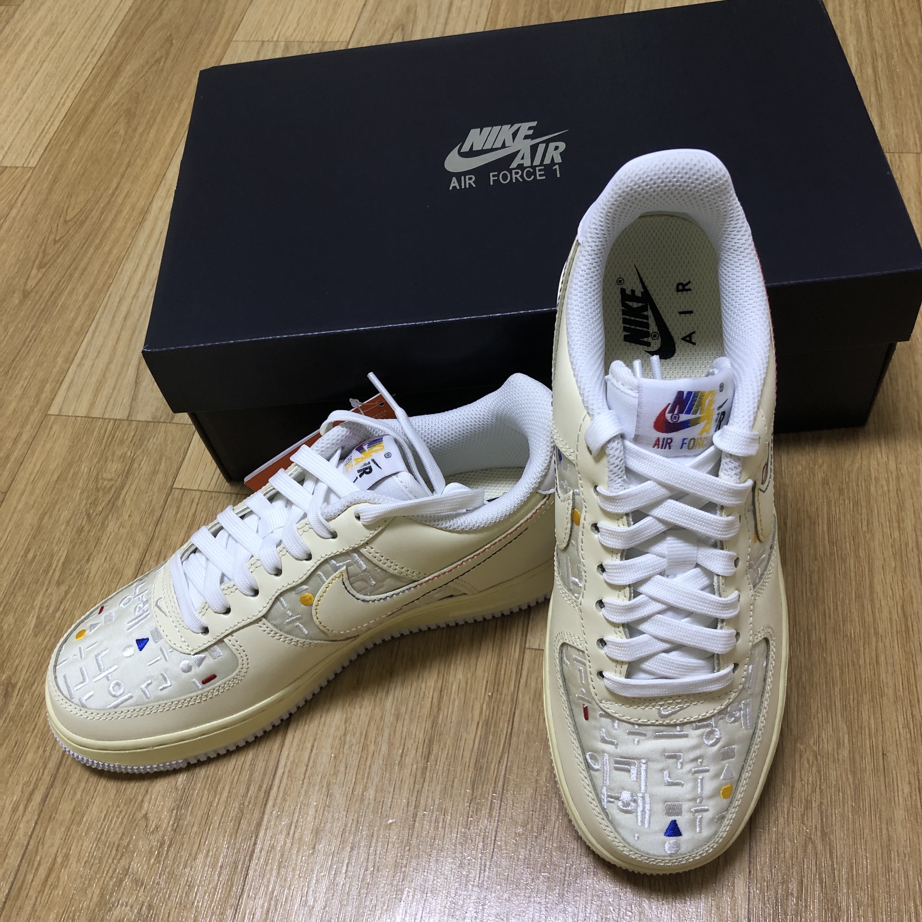 (W) Nike Air Force 1 '07 LV8 Hangul Day 착용 스타일 - 3