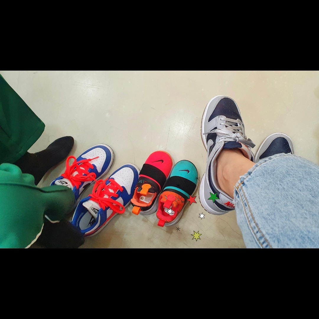 (W) Nike Dunk Low SP College Navy, (PS) Nike Dunk Low Bright Crimson Game Royal 착용 스타일
