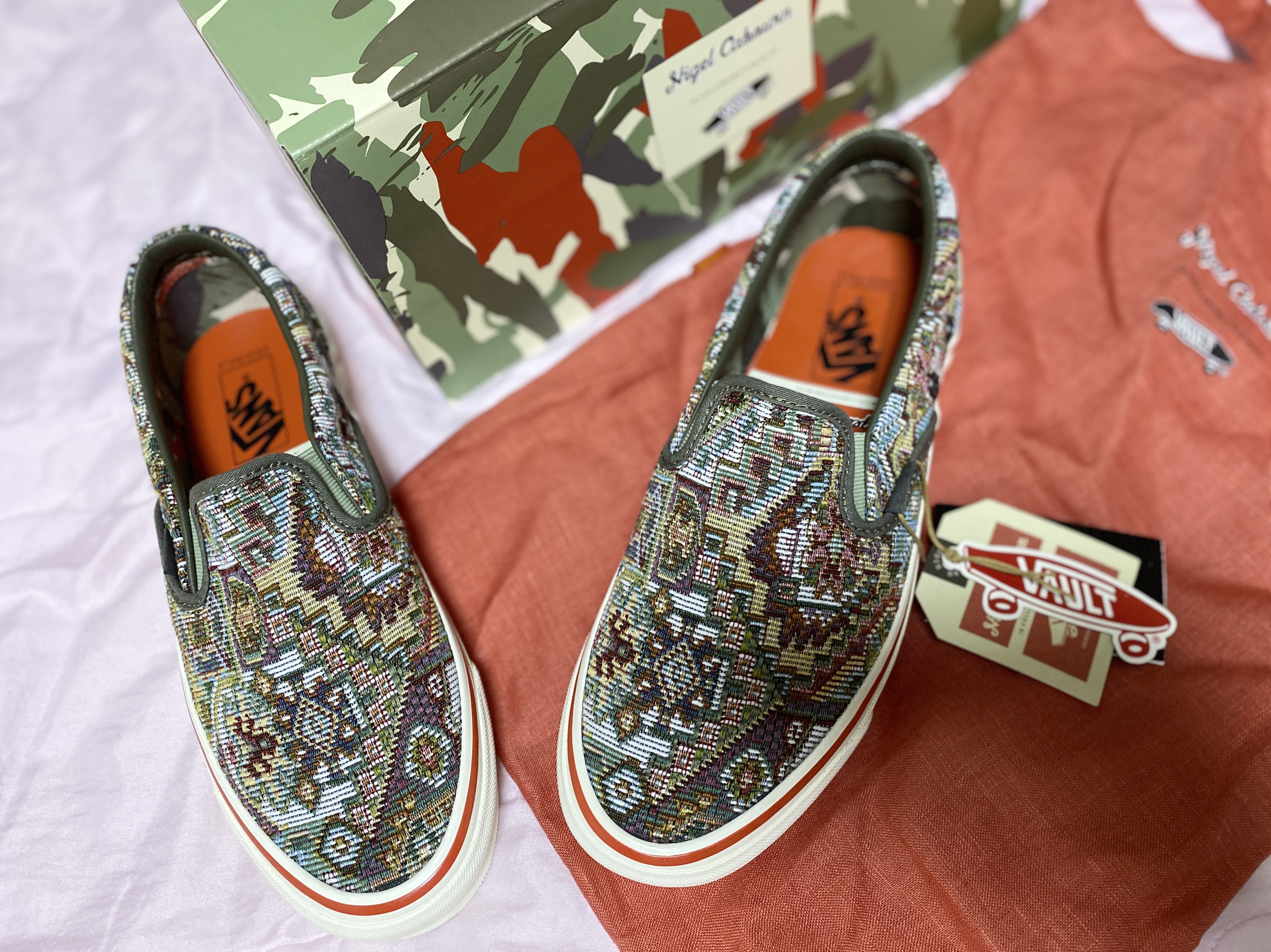 Vans Vault x Nigel Cabourn OG Classic Slip-On LX Carpet Green Mix 착용 스타일 - 3