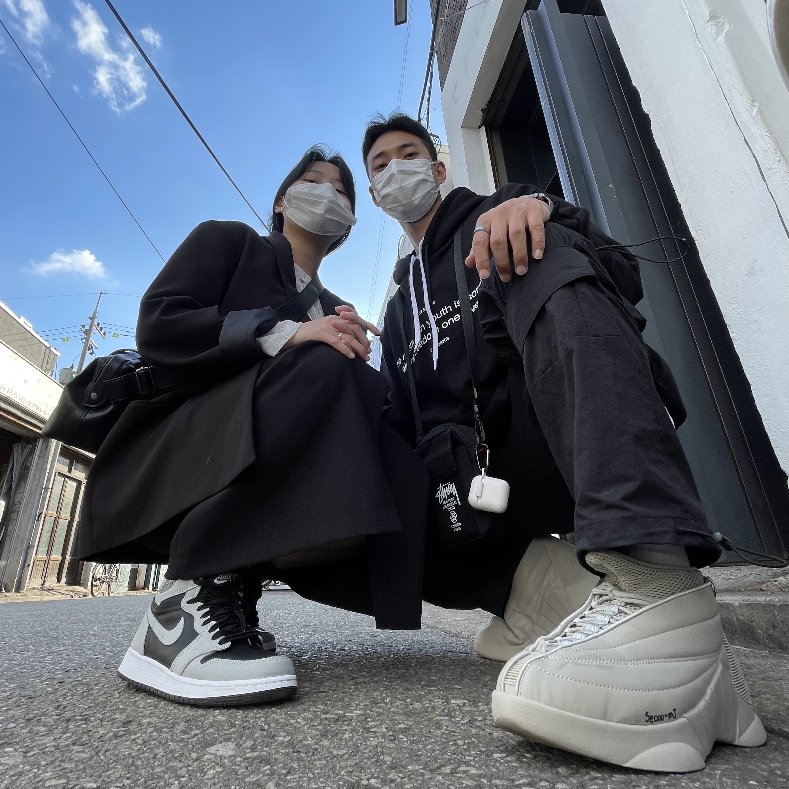 Jordan 1 Retro High OG Shadow 2.0, (W) Jordan 15 x Billie Eilish Retro SP Beige 착용 스타일