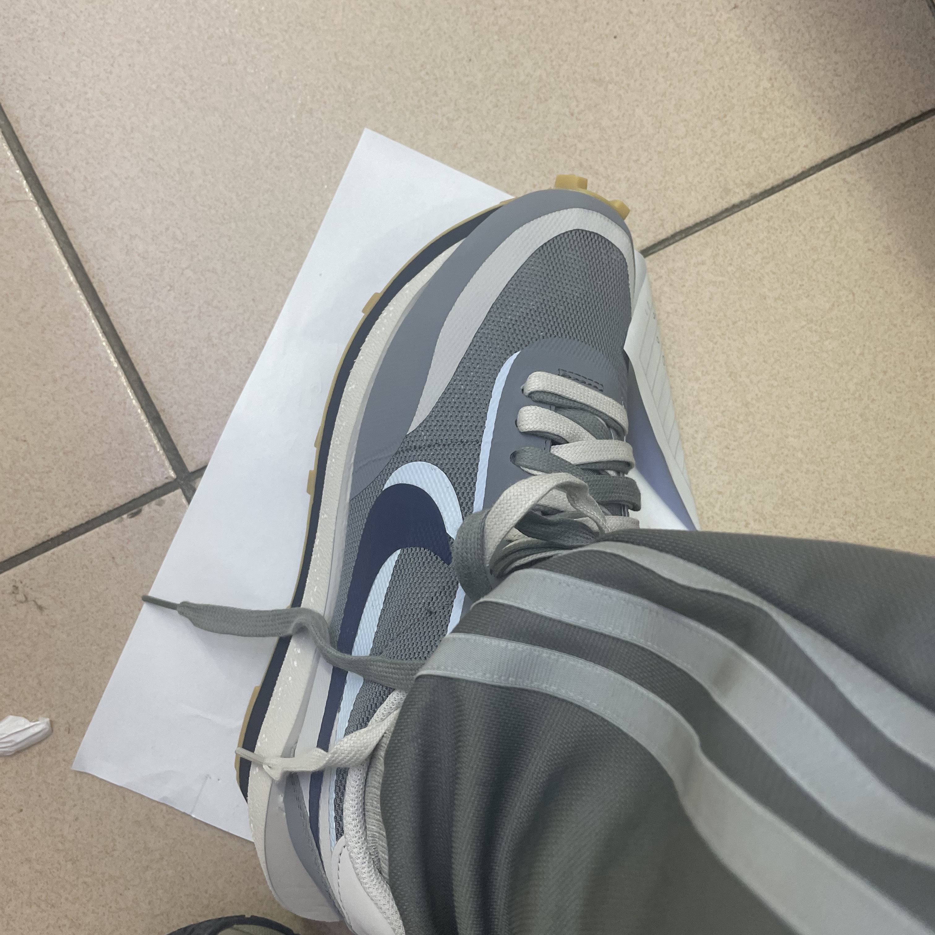 Nike x Sacai x Clot LDWaffle Cool Grey 착용 스타일