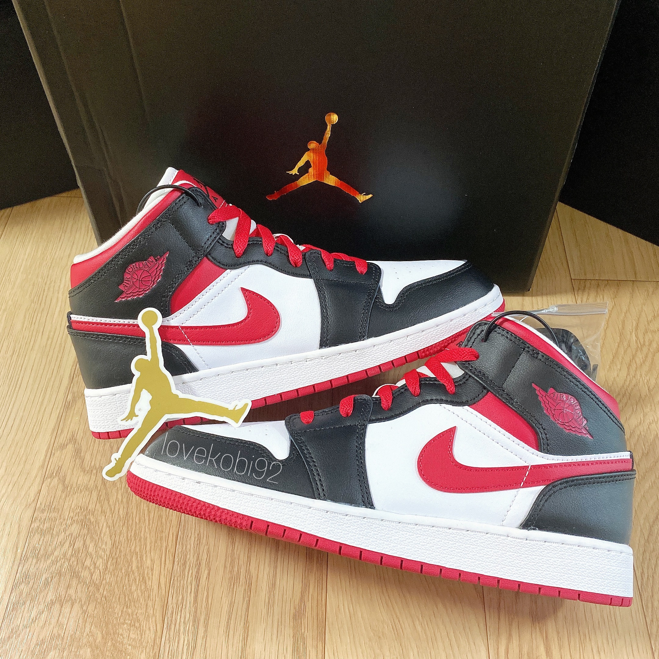 (GS) Jordan 1 Mid Very Berry  착용 스타일