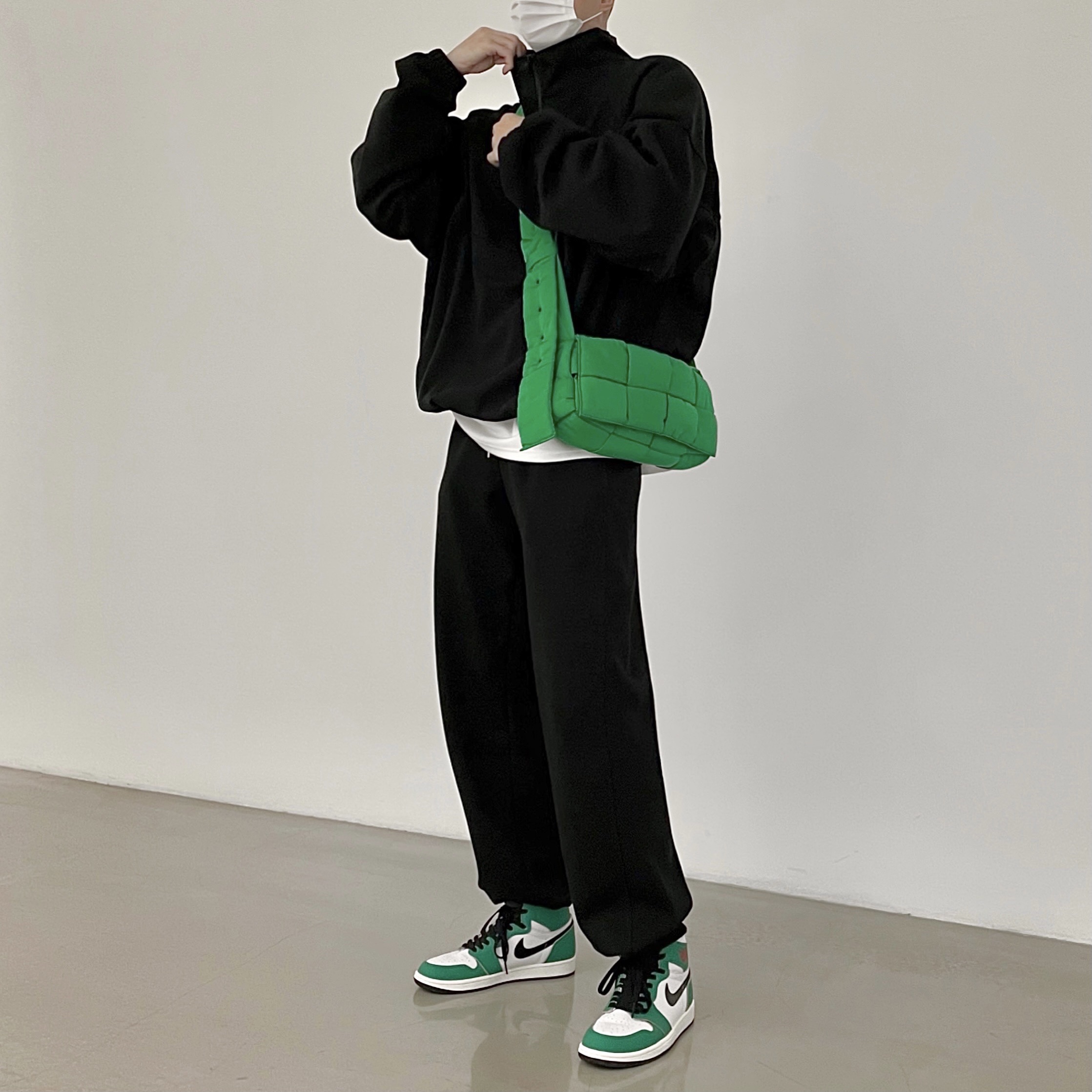 (W) Jordan 1 Retro High OG Lucky Green 착용 스타일 - 1