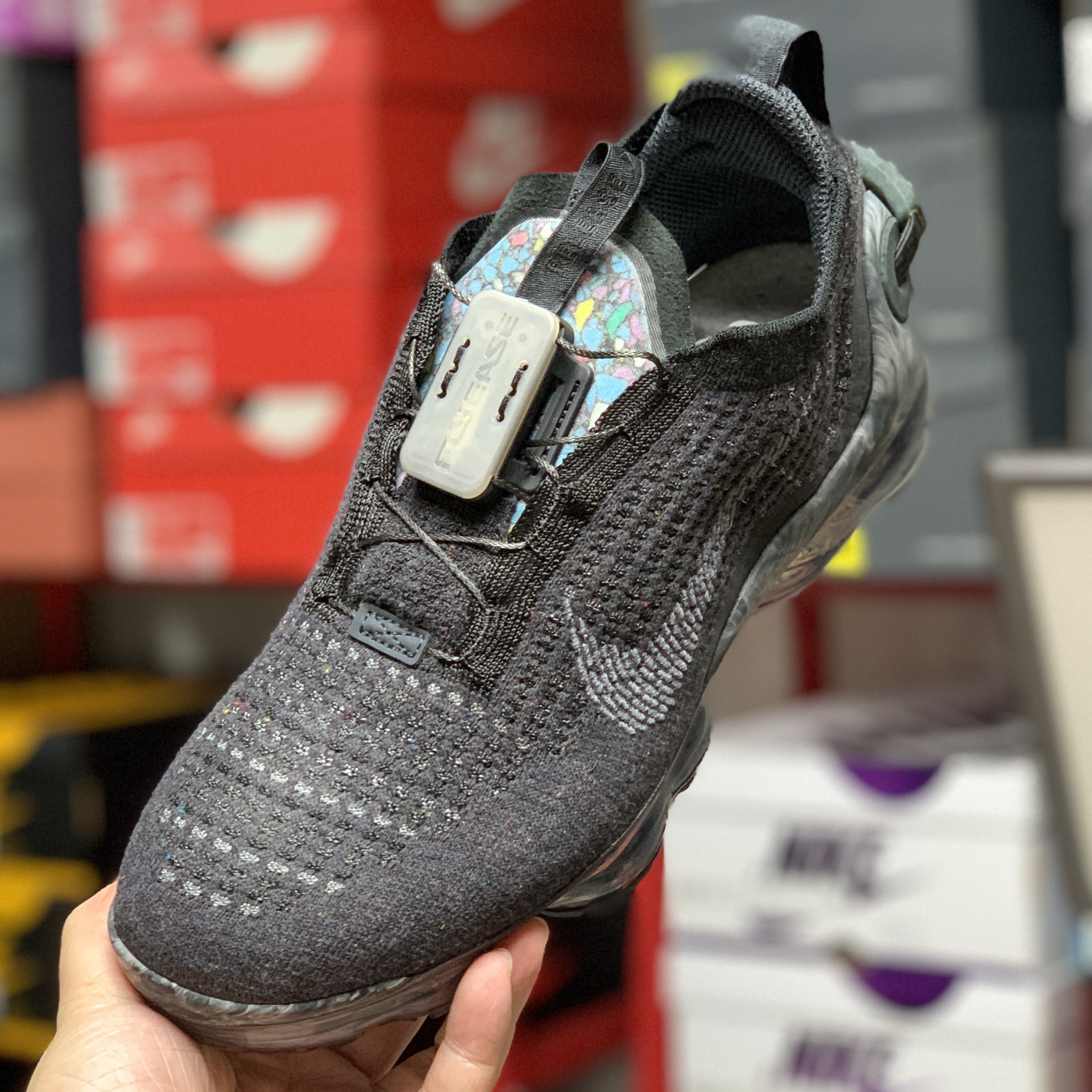 Nike Air VaporMax 2020 Flyknit Black Dark Grey 착용 스타일 - 1