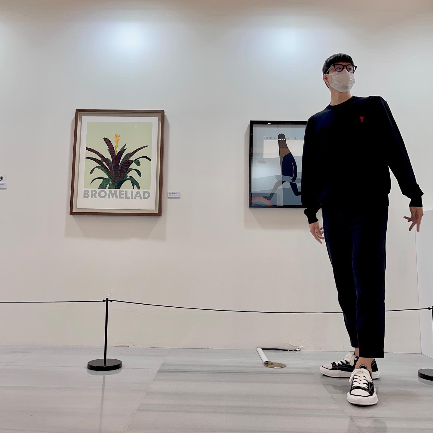 AMI de Coeur Wool Knit Black, Maison Mihara Yasuhiro Peterson OG Sole Canvas Low Sneakers Black 착용 스타일 - 3