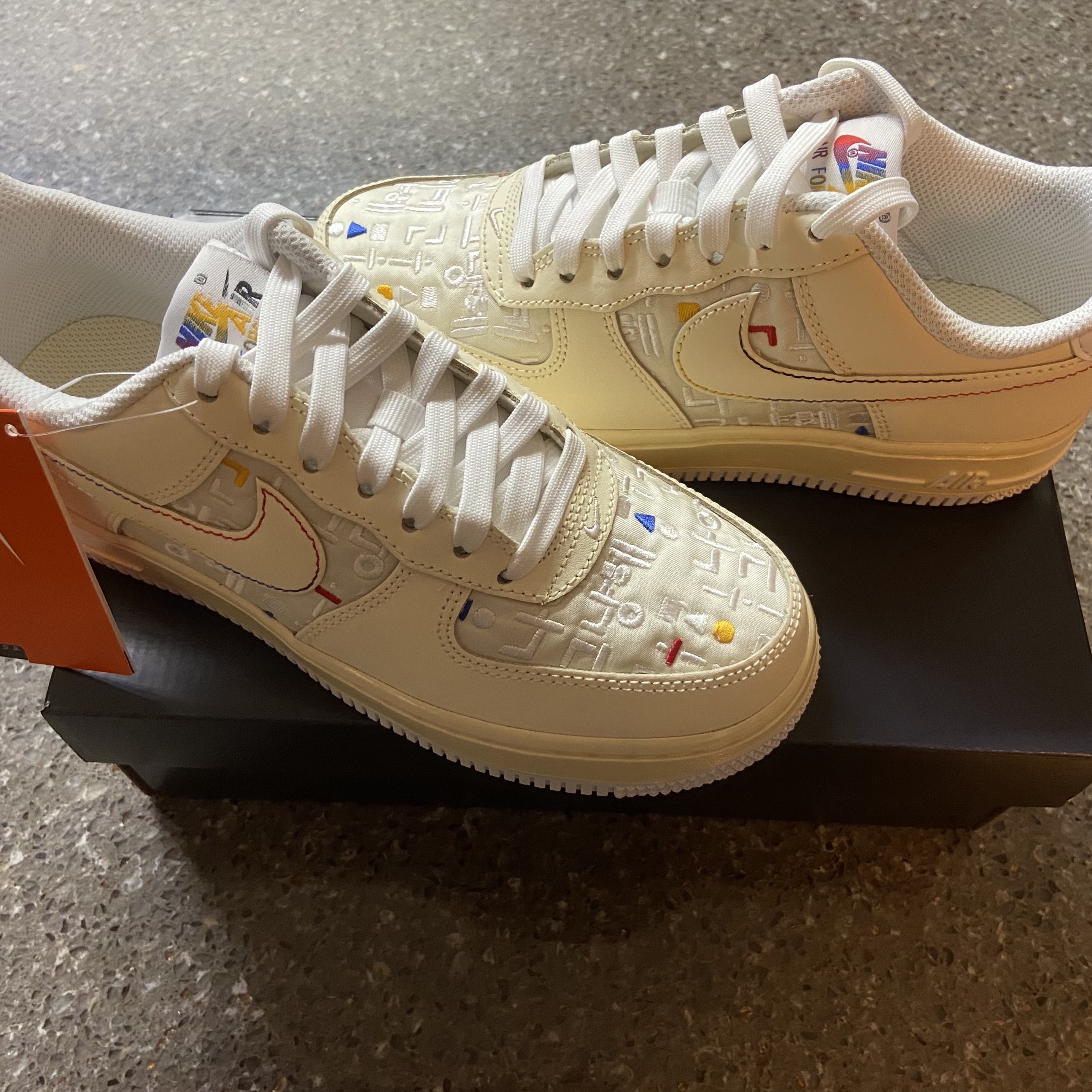 (W) Nike Air Force 1 '07 LV8 Hangul Day 착용 스타일