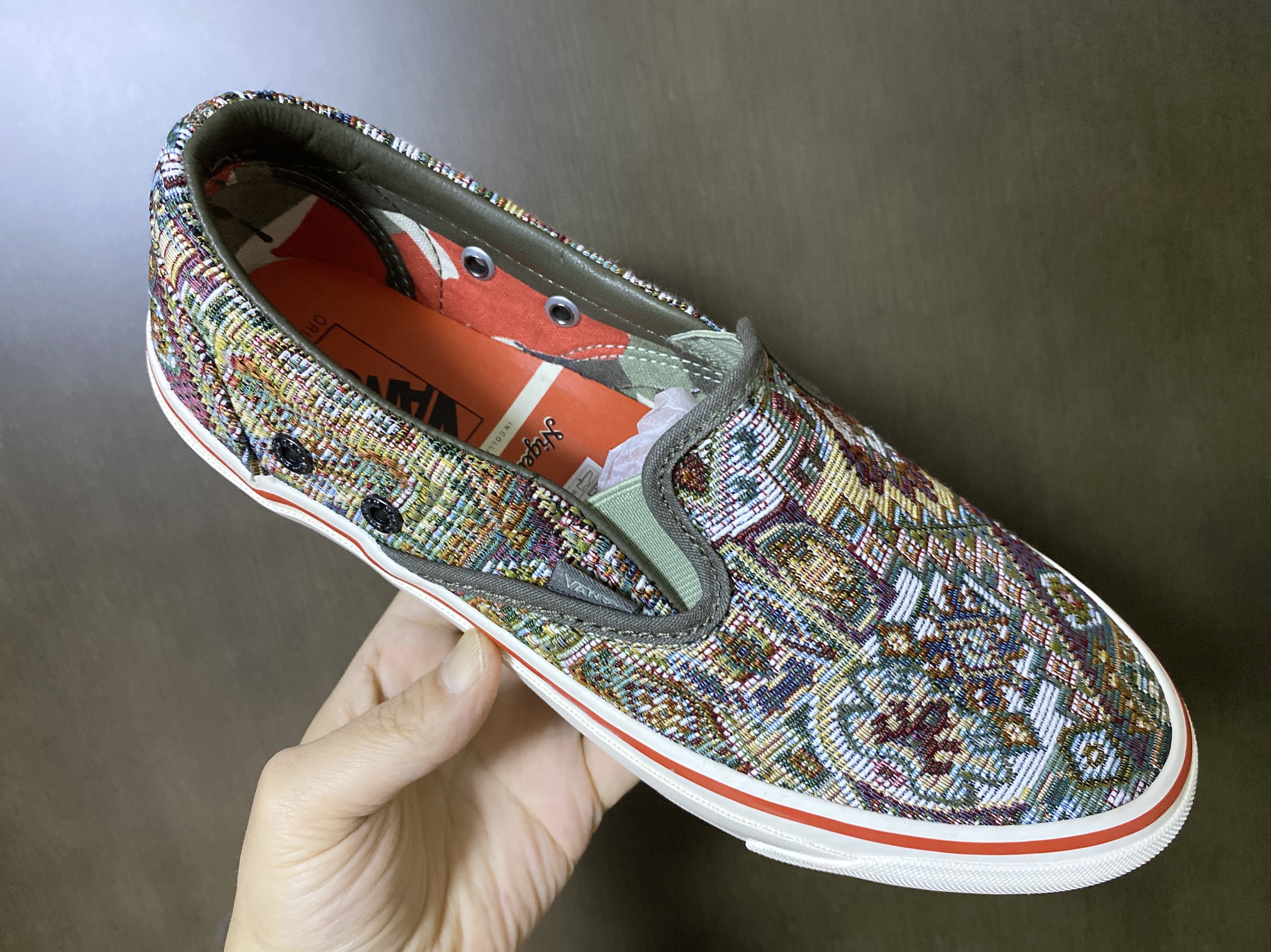 Vans Vault x Nigel Cabourn OG Classic Slip-On LX Carpet Green Mix 착용 스타일 - 2