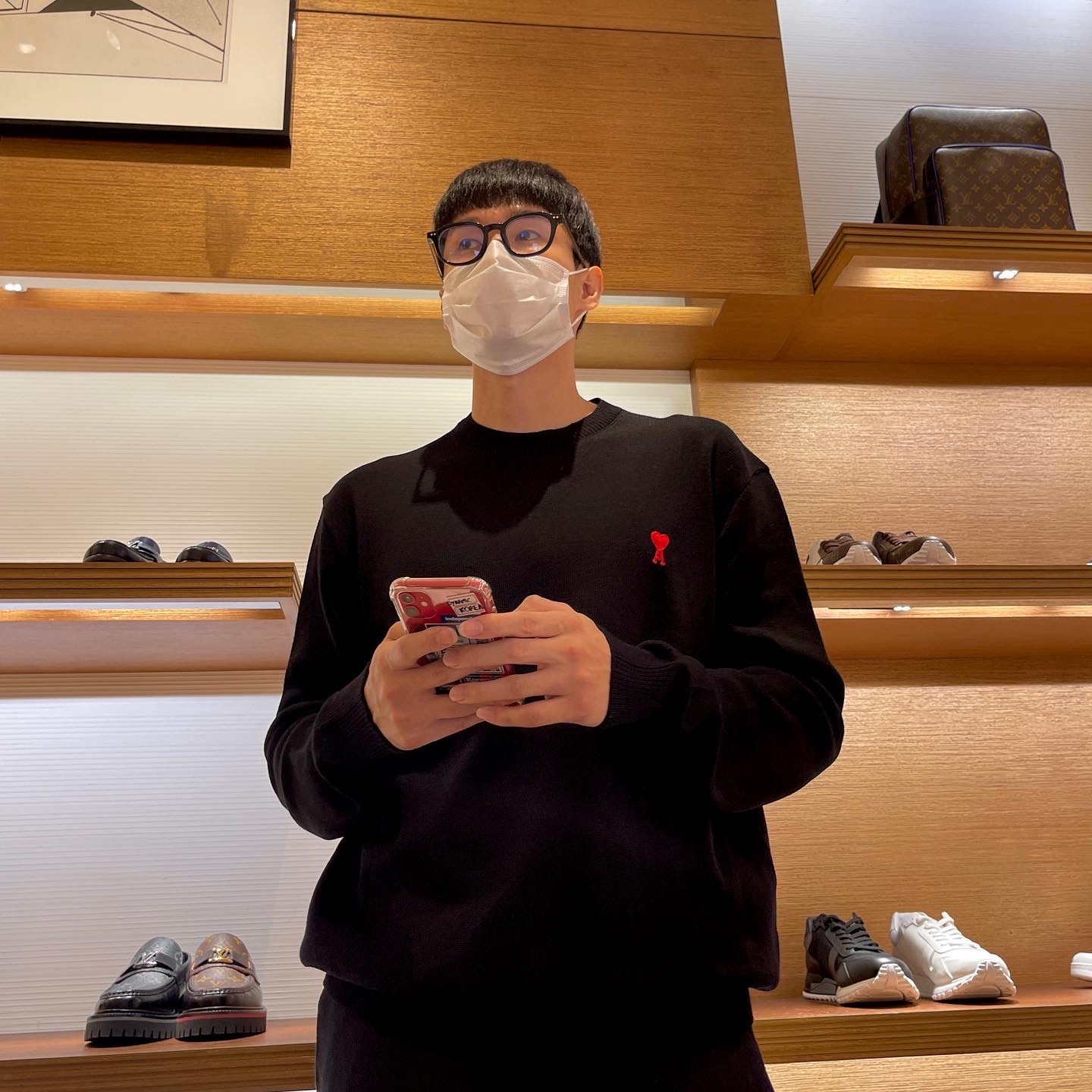 AMI de Coeur Wool Knit Black, Maison Mihara Yasuhiro Peterson OG Sole Canvas Low Sneakers Black 착용 스타일 - 5