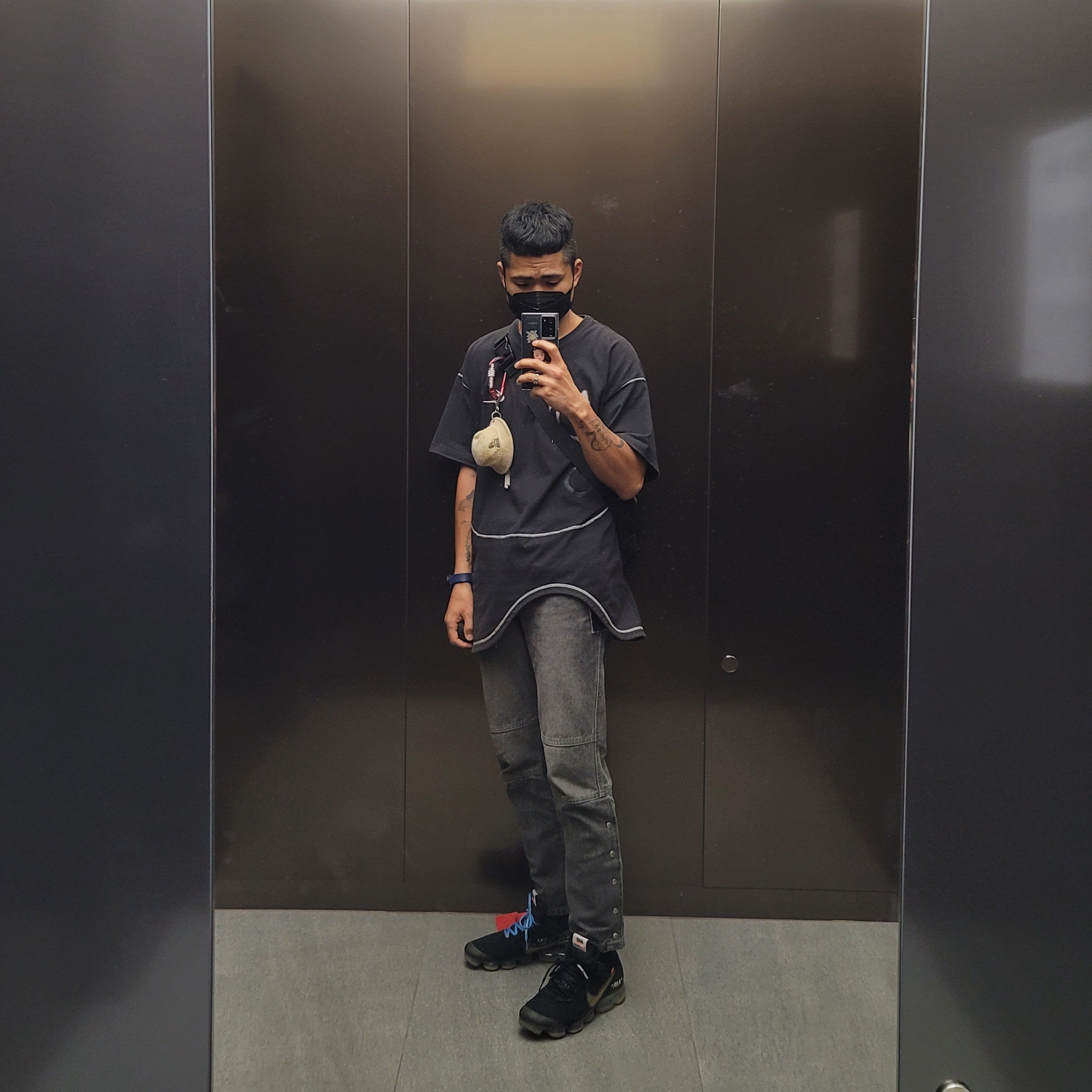 Nike x Off-White Air VaporMax V2 Black, Nike x Off-White NRG RU Short Sleeve T-Shirt 착용 스타일