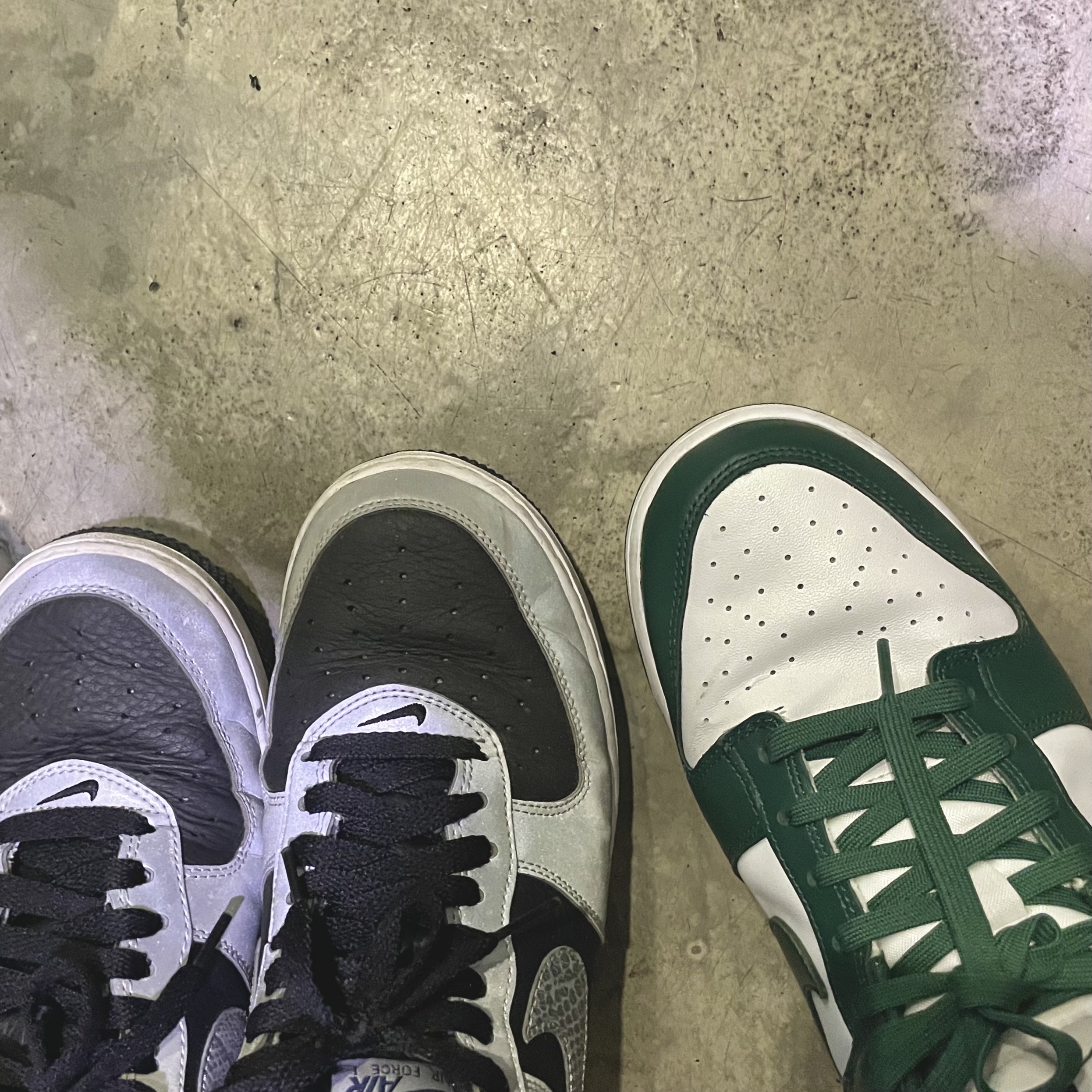 Nike Air Force 1 B Silver Snake, Nike Dunk Low Retro Varsity Green 착용 스타일