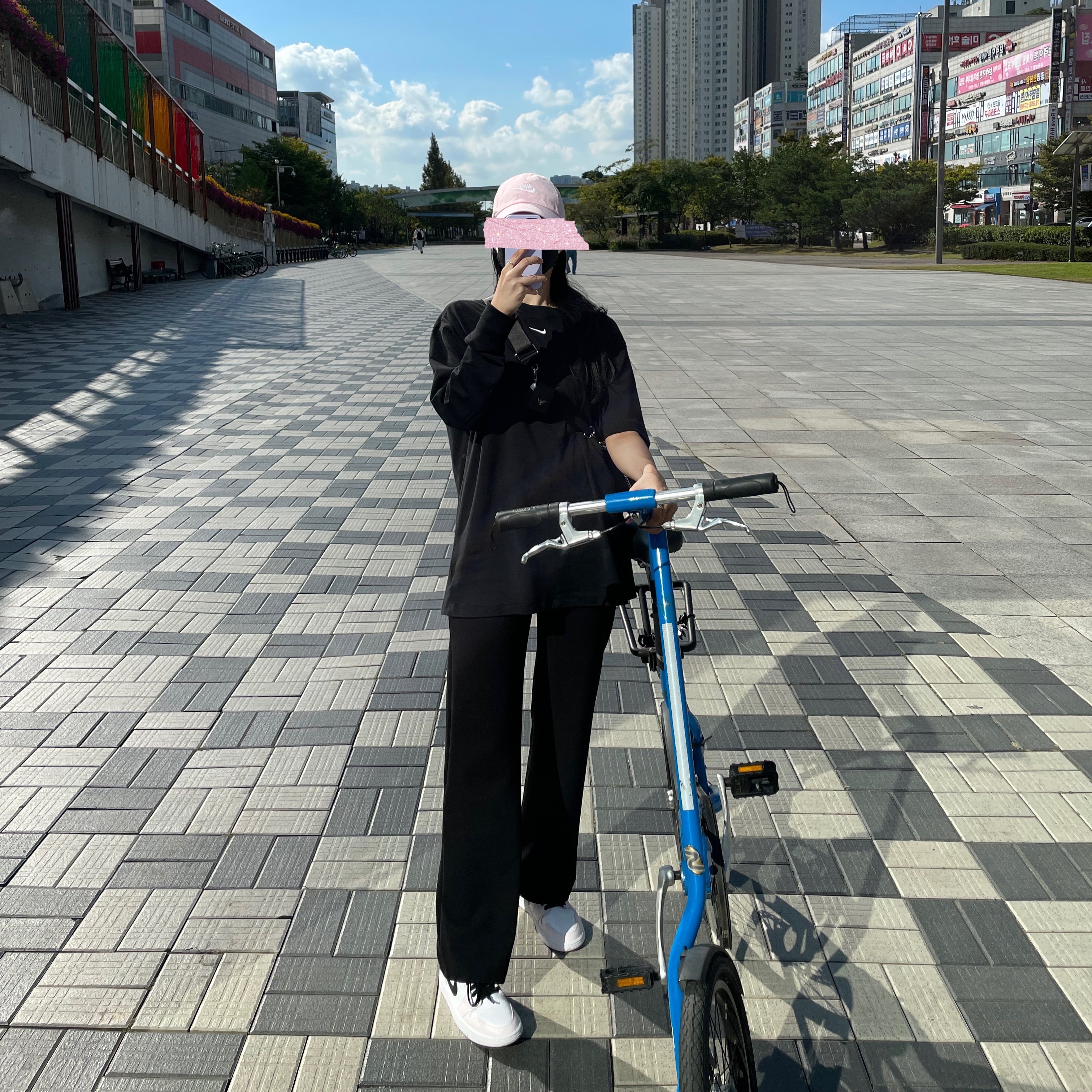 (W) Jordan 1 Mid Barely Rose 착용 스타일 - 2