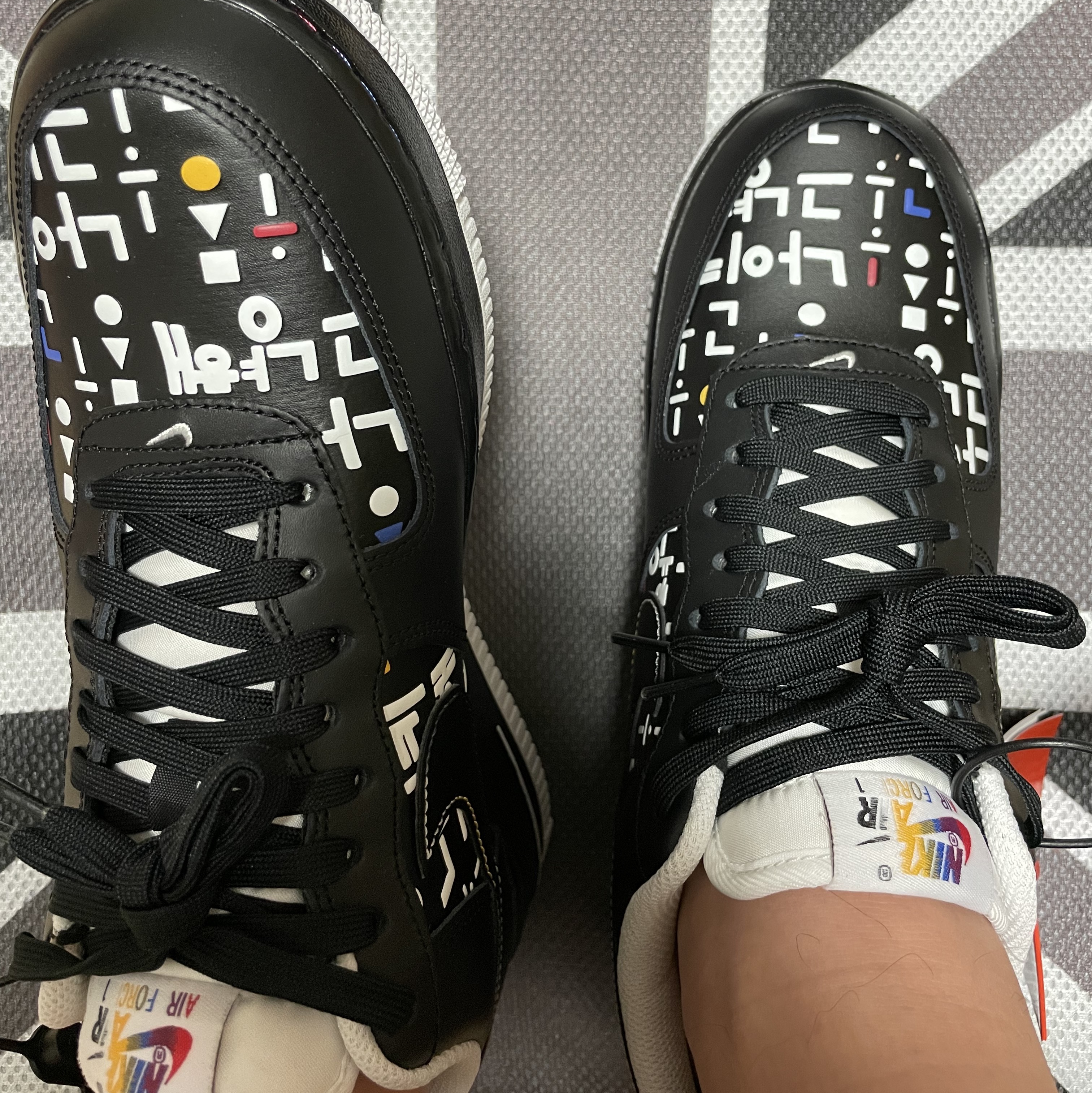 Nike Air Force 1 '07 LV8 Hangul Day 착용 스타일 - 1