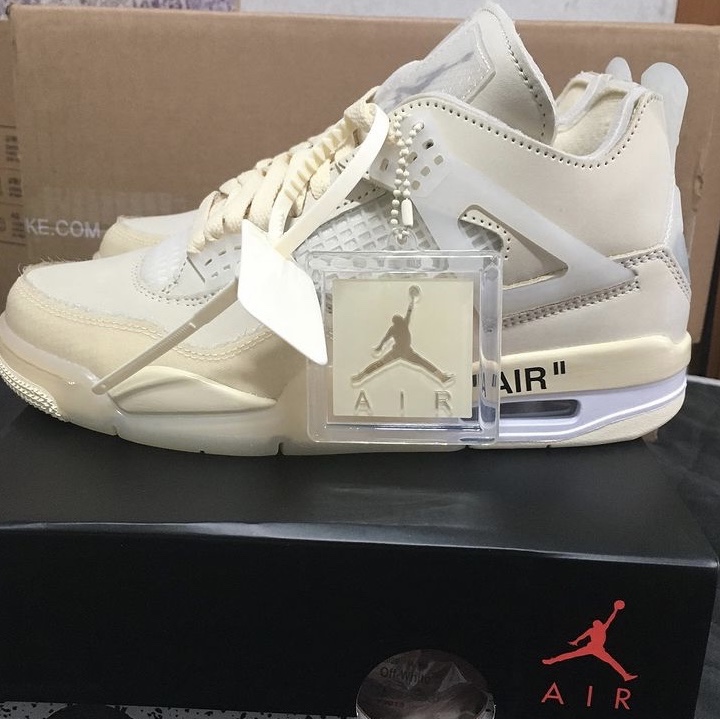 (W) Jordan 4 x Off-White Retro SP Sail 착용 스타일 - 1