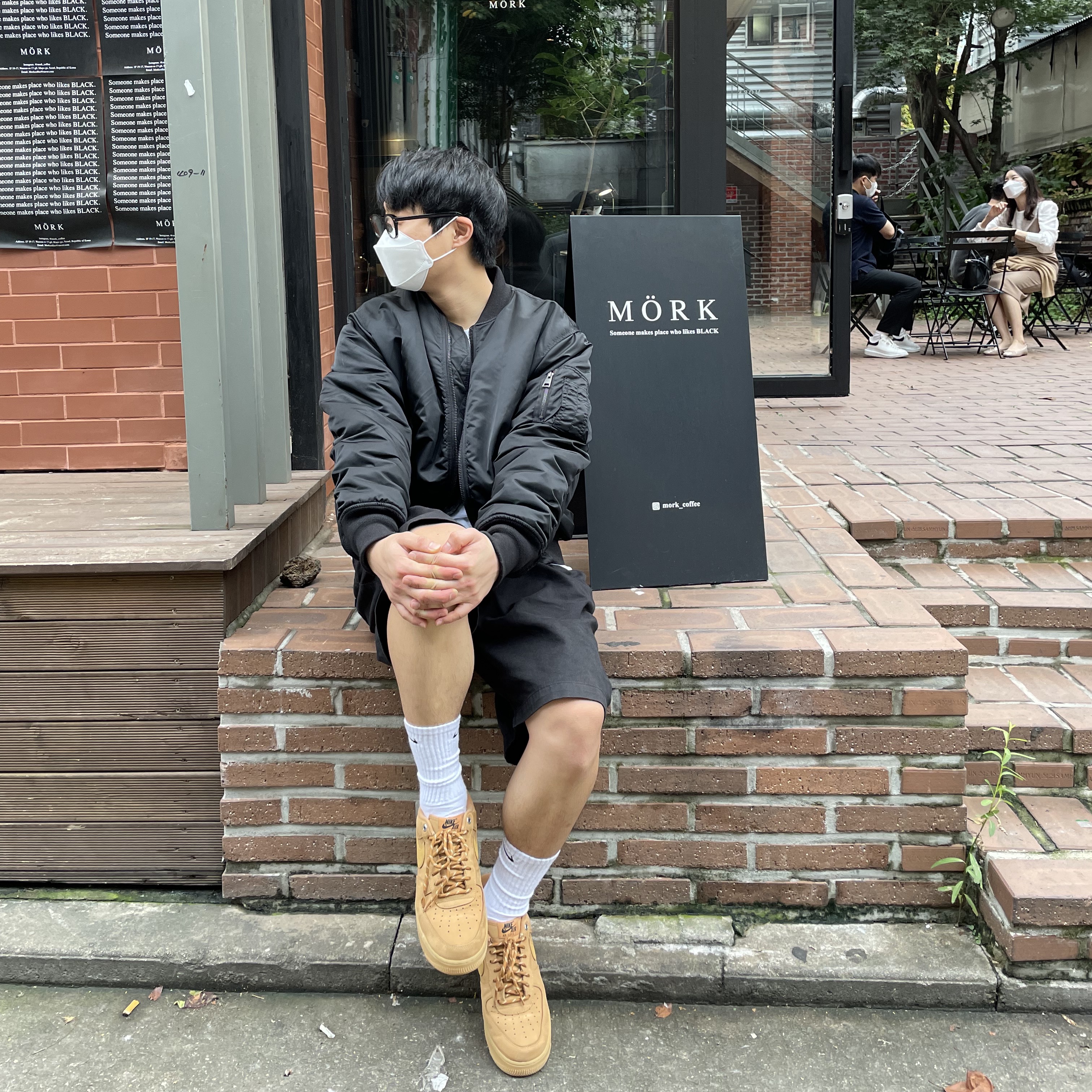 Nike Air Force 1 '07 WB Flax 착용 스타일