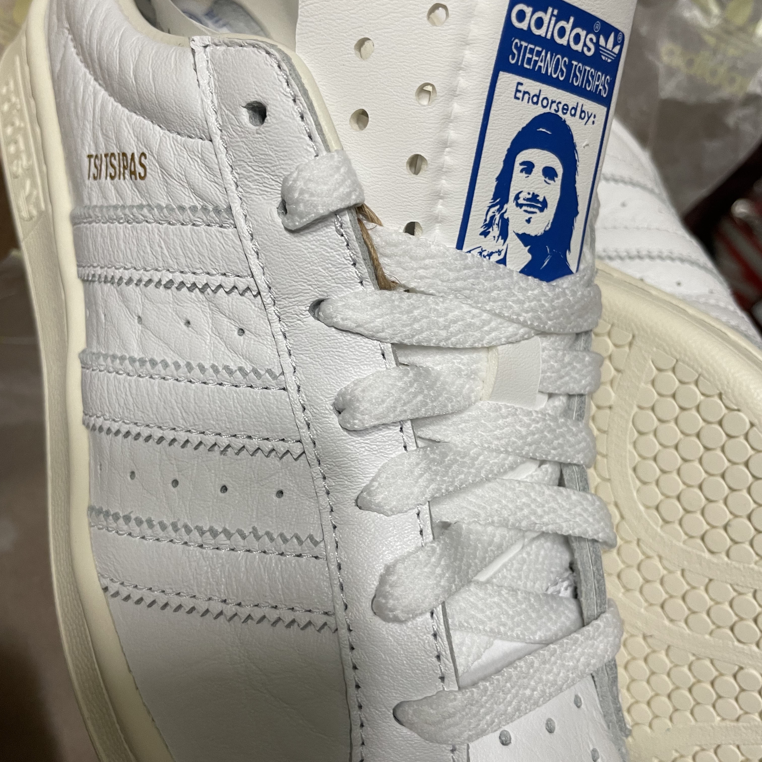 Adidas Earlham Tsitsipas White Blue 착용 스타일 - 2