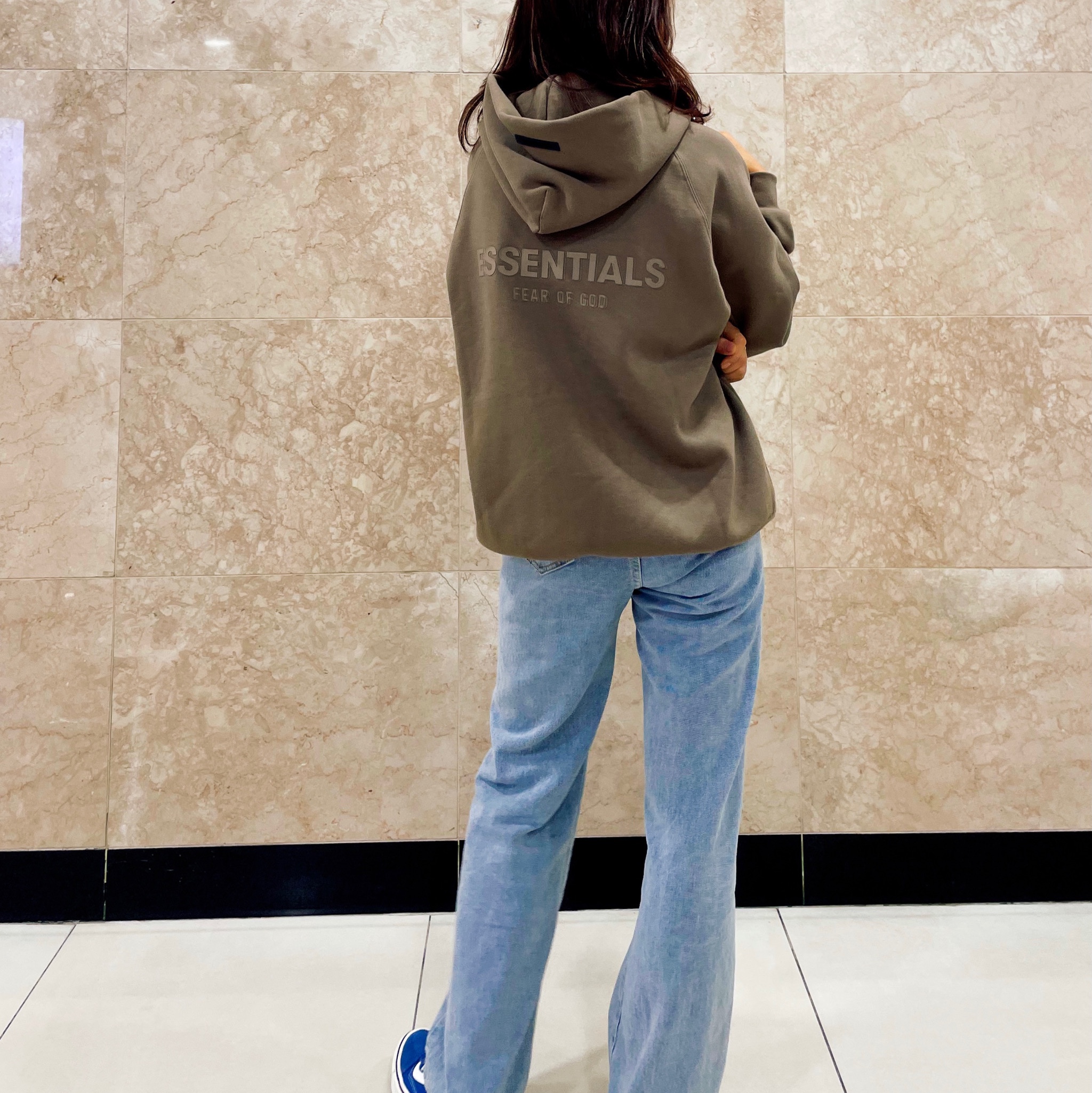 Essentials Pull-Over Hoodie Taupe - 21SS 착용 스타일 - 3