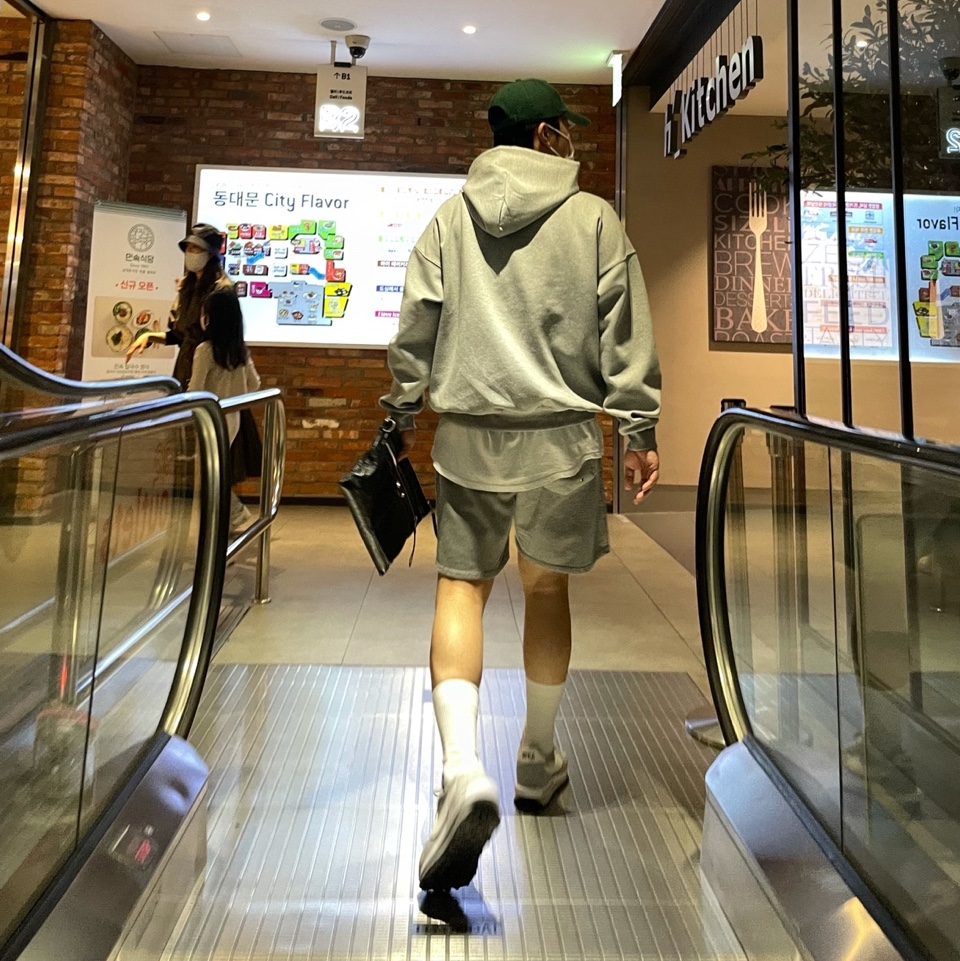 Nike x Sacai x Fragment LDWaffle Light Smoke Grey 착용 스타일 - 2