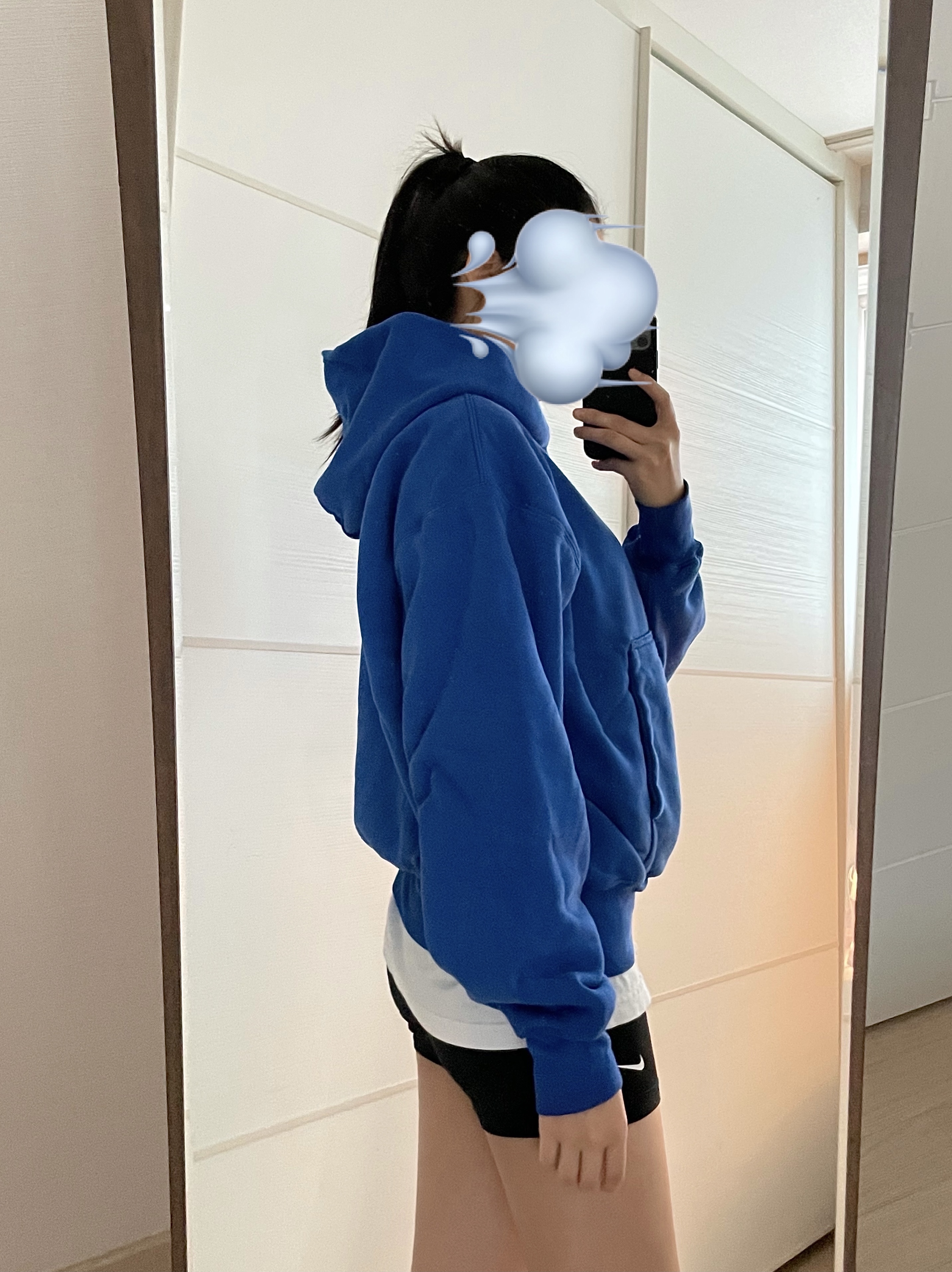 Yeezy Gap Hoodie Blue 착용 스타일 - 1