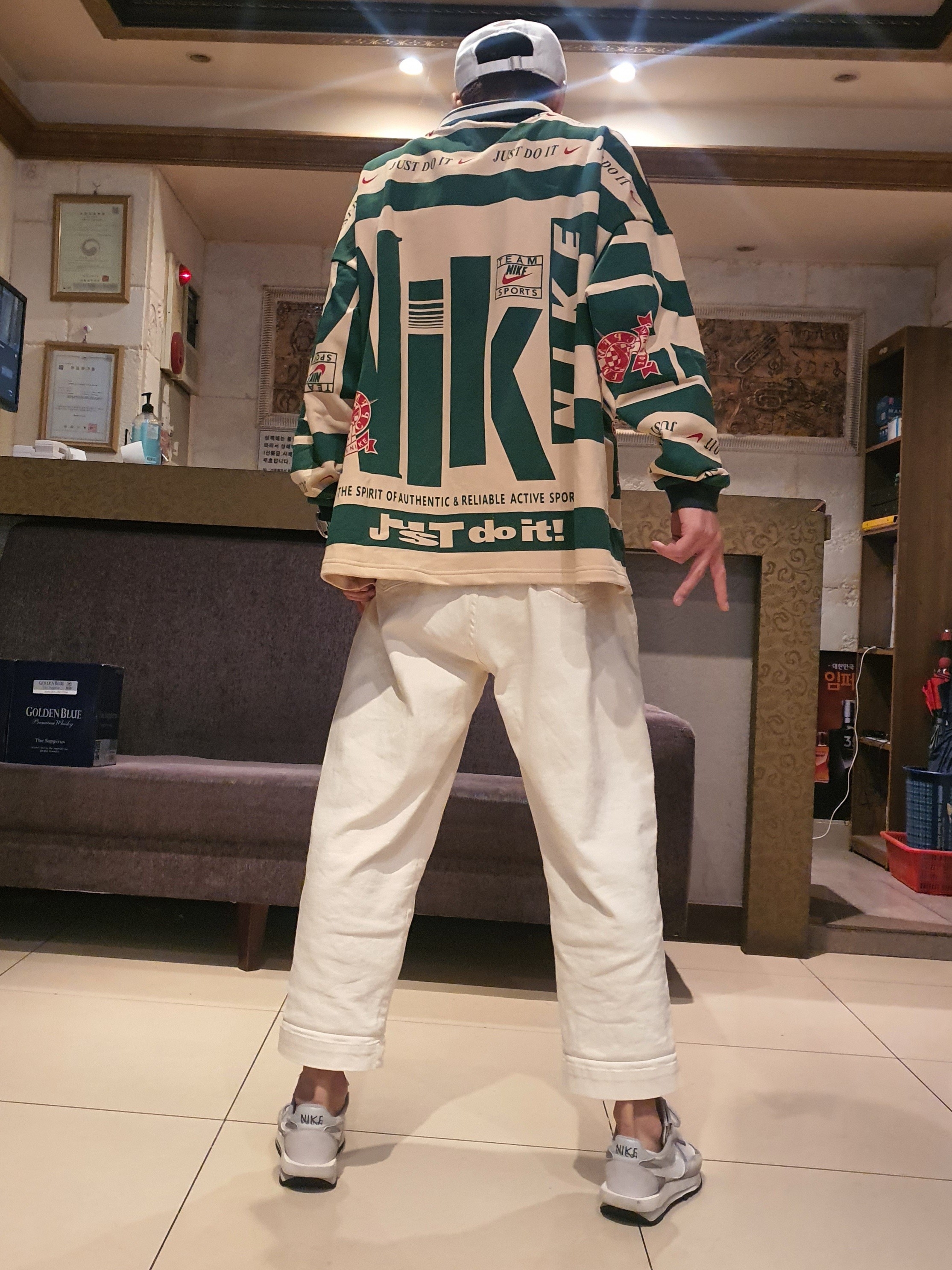 Nike x Sacai LDWaffle Summit White, Nike x Cactus Plant Flea Market Long Sleeve Polo Natural - Asia 착용 스타일