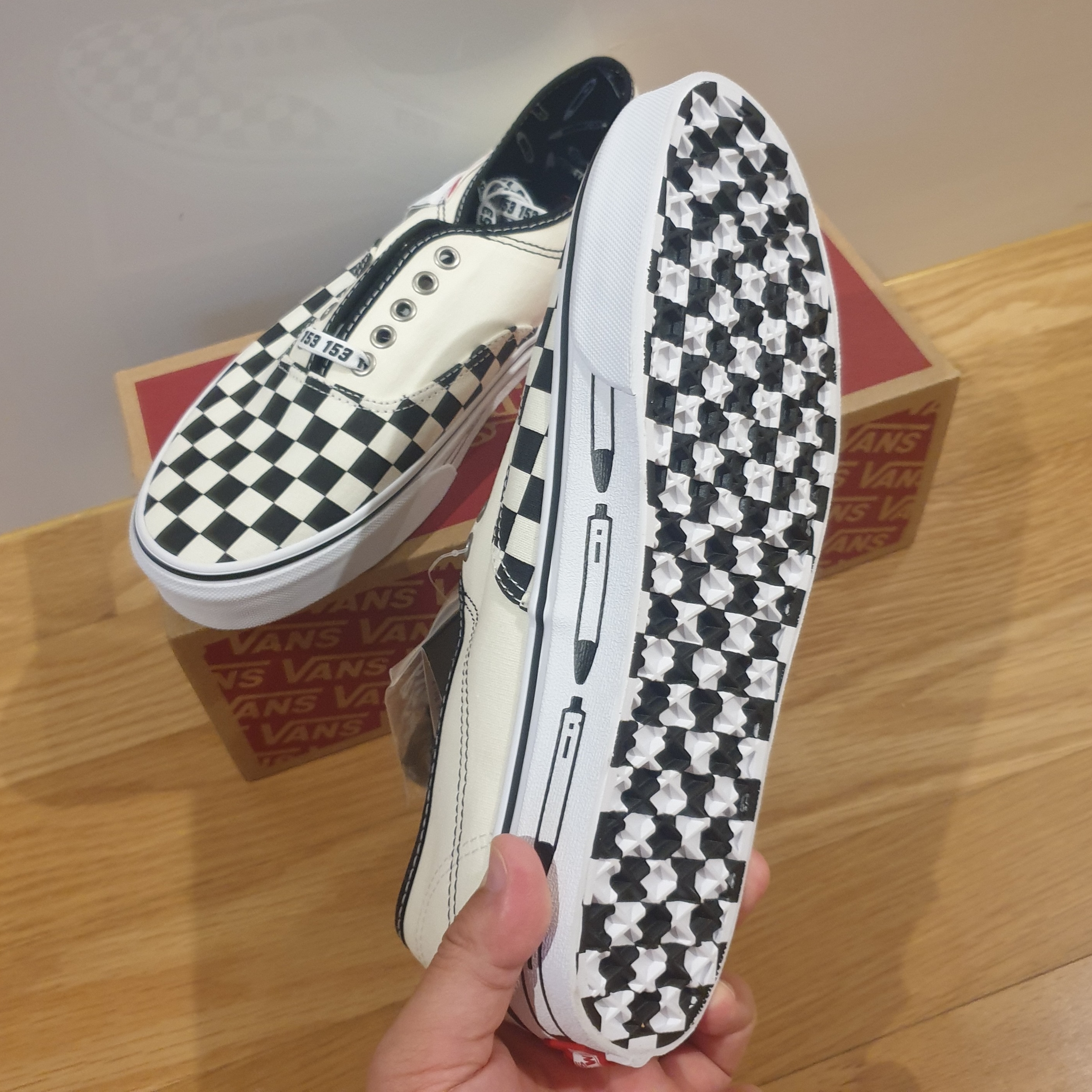 Vans x Monami Authentic HC Black 착용 스타일 - 2