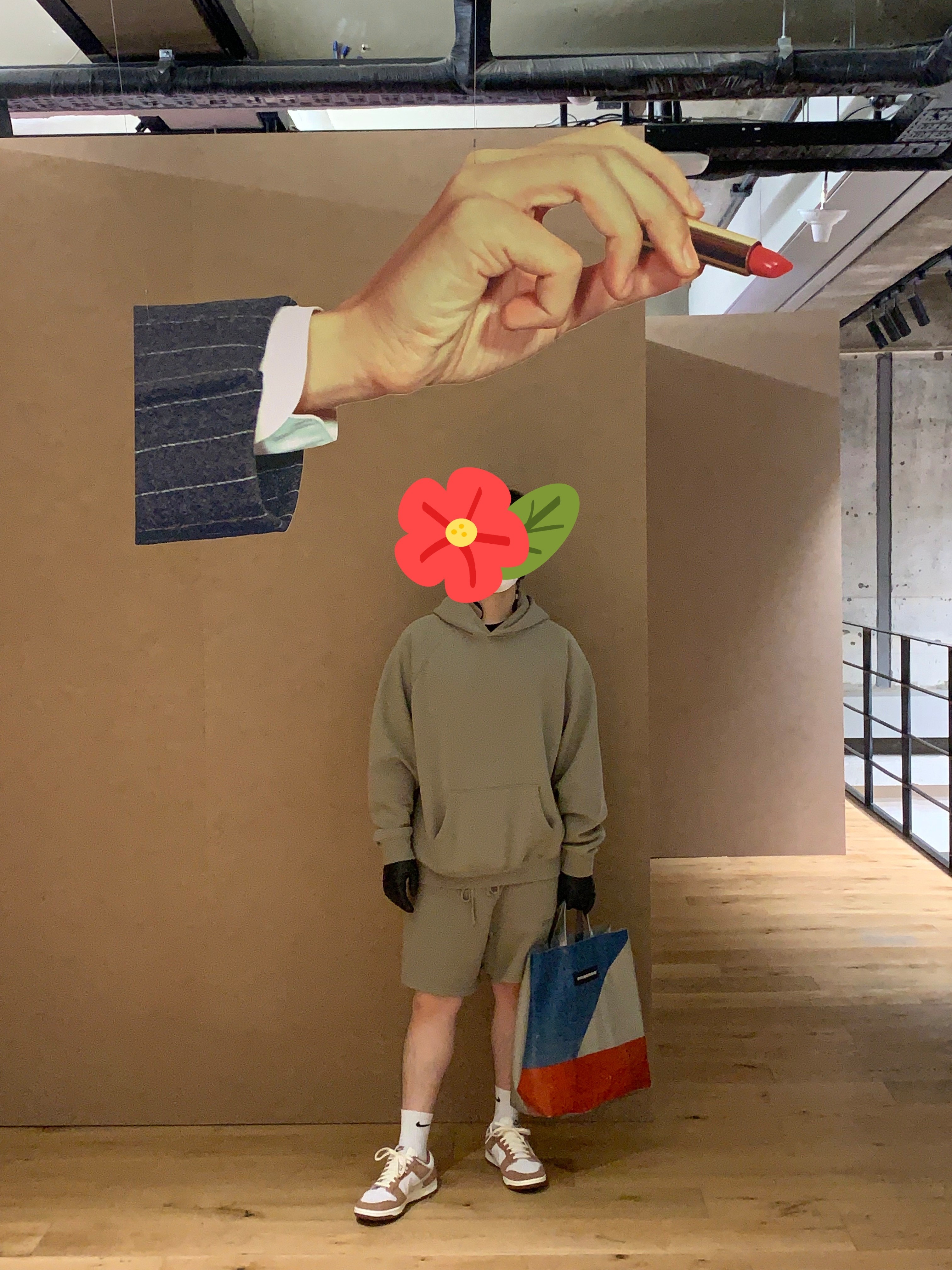 Essentials Pull-Over Hoodie Moss - 21SS, Essentials Sweatshorts Moss - 21SS 착용 스타일