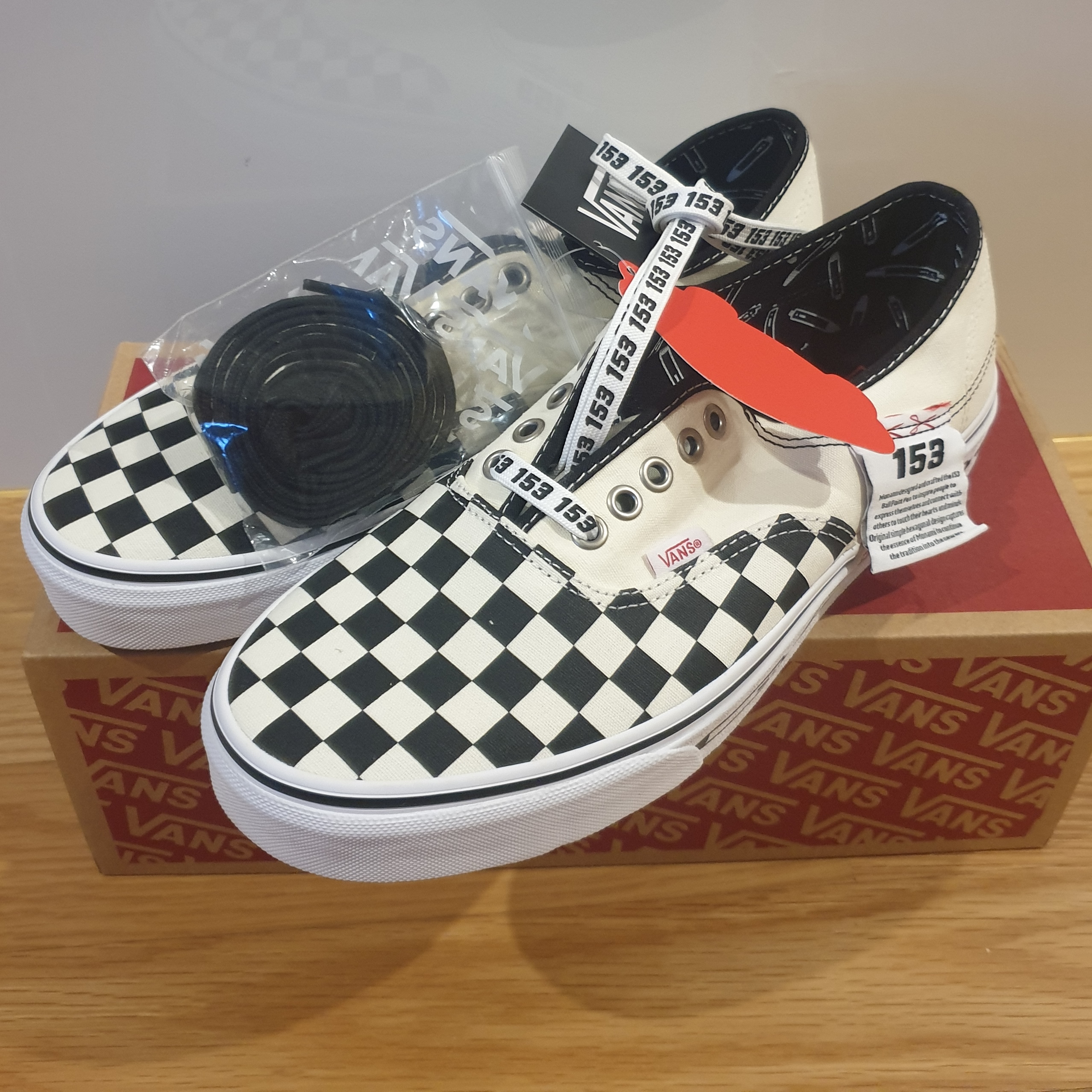 Vans x Monami Authentic HC Black 착용 스타일 - 5