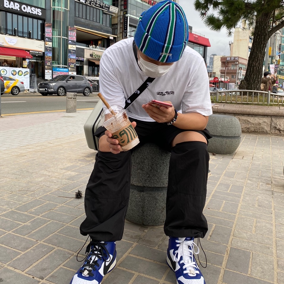 Nike x Ambush Dunk High Deep Royal Blue, Off-White x Amore Pacific Protection Box (Without Cosmetics) 착용 스타일