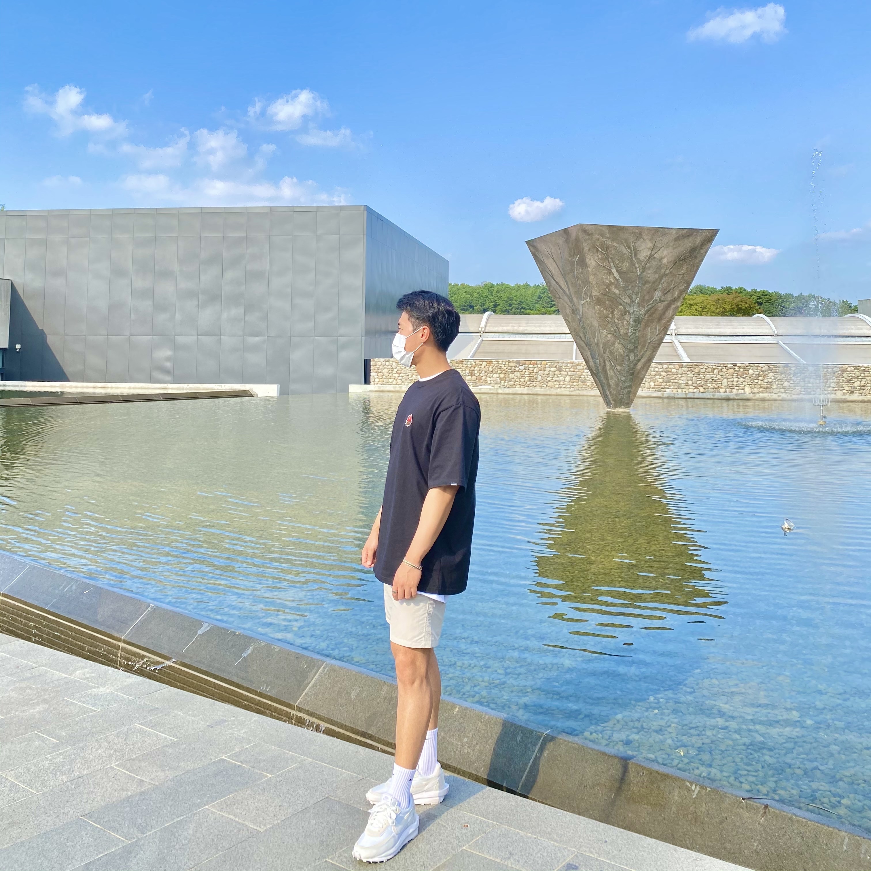 Nike x Sacai LDWaffle White Nylon 착용 스타일