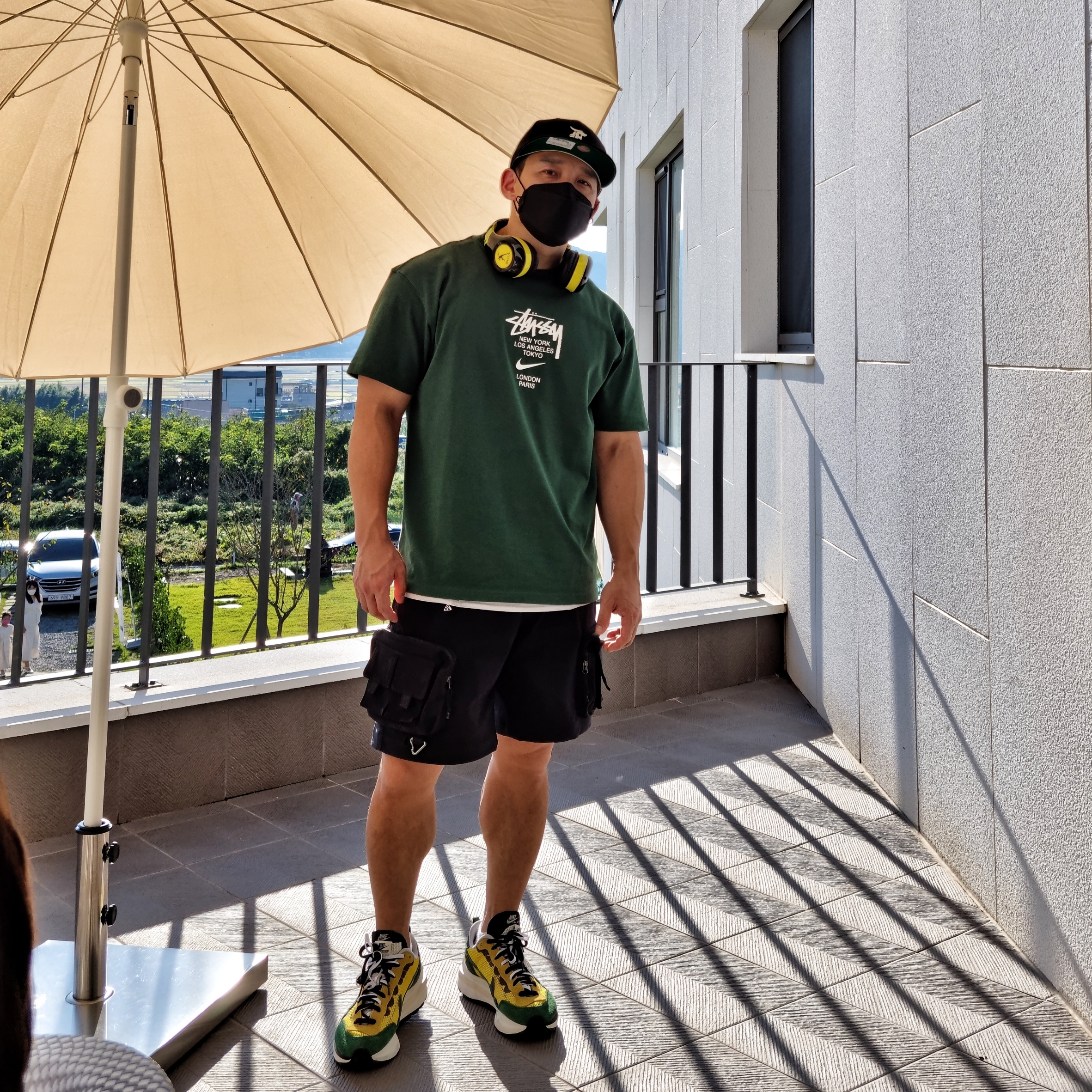 Nike x Stussy Big Swoosh LS T-Shirt Green - US/EU, Nike x Sacai VaporWaffle Tour Yellow & Gorge Green Sail 착용 스타일 - 3