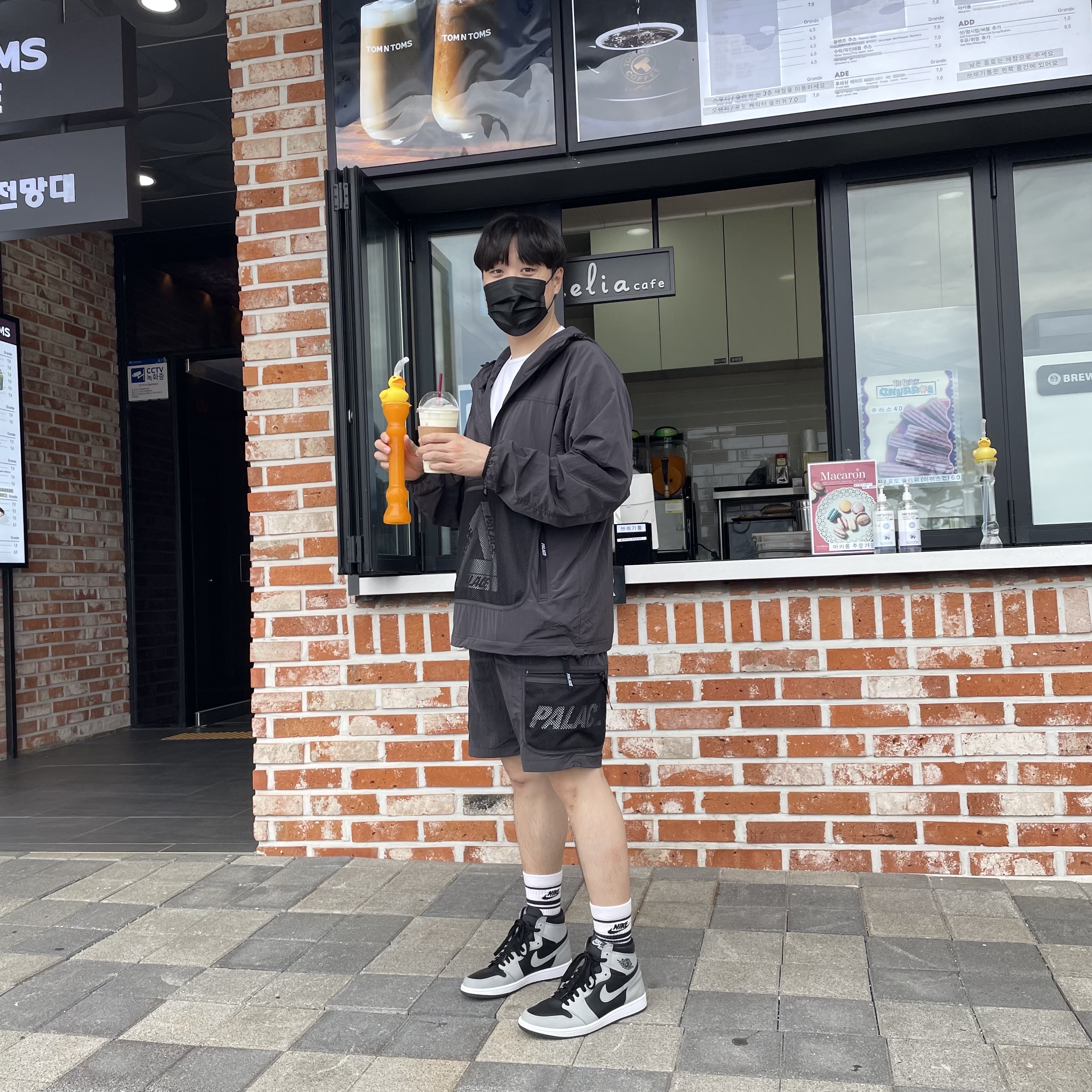 Palace Mesh Pocket Shell Jacket Black - 21SS, Palace Mesh Pocket Shell Shorts Black - 21SS 착용 스타일