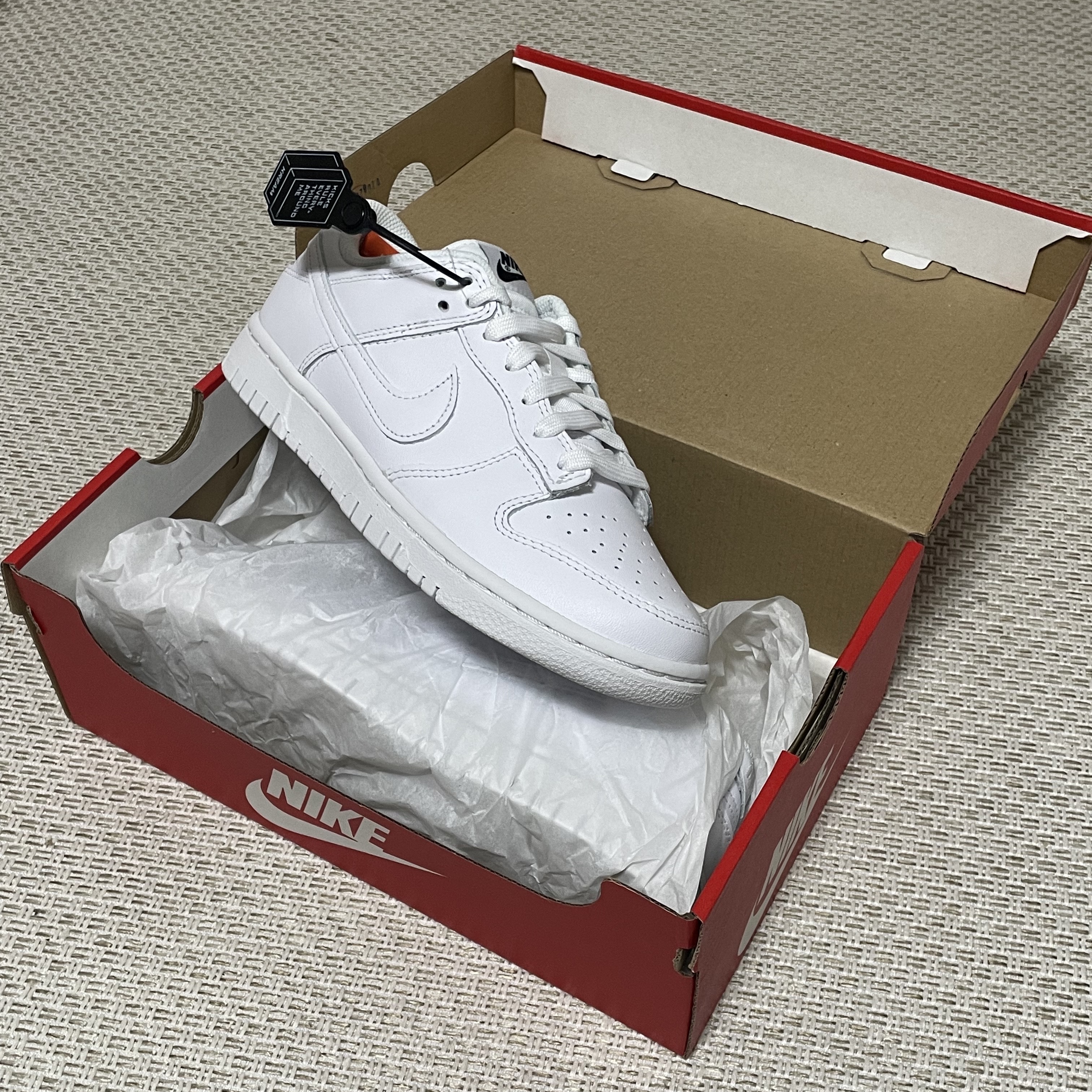 (W) Nike Dunk Low Triple White 착용 스타일