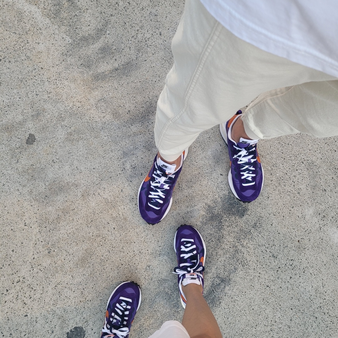 Nike x Sacai VaporWaffle Dark Iris 착용 스타일