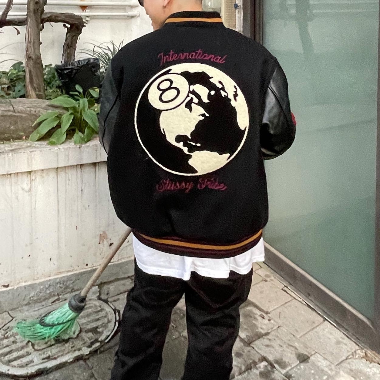 Stussy 40th Anniversary IST Jacket (Seoul), Jordan 1 x Travis Scott x Fragment Retro Low OG SP Military Blue 착용 스타일 - 4