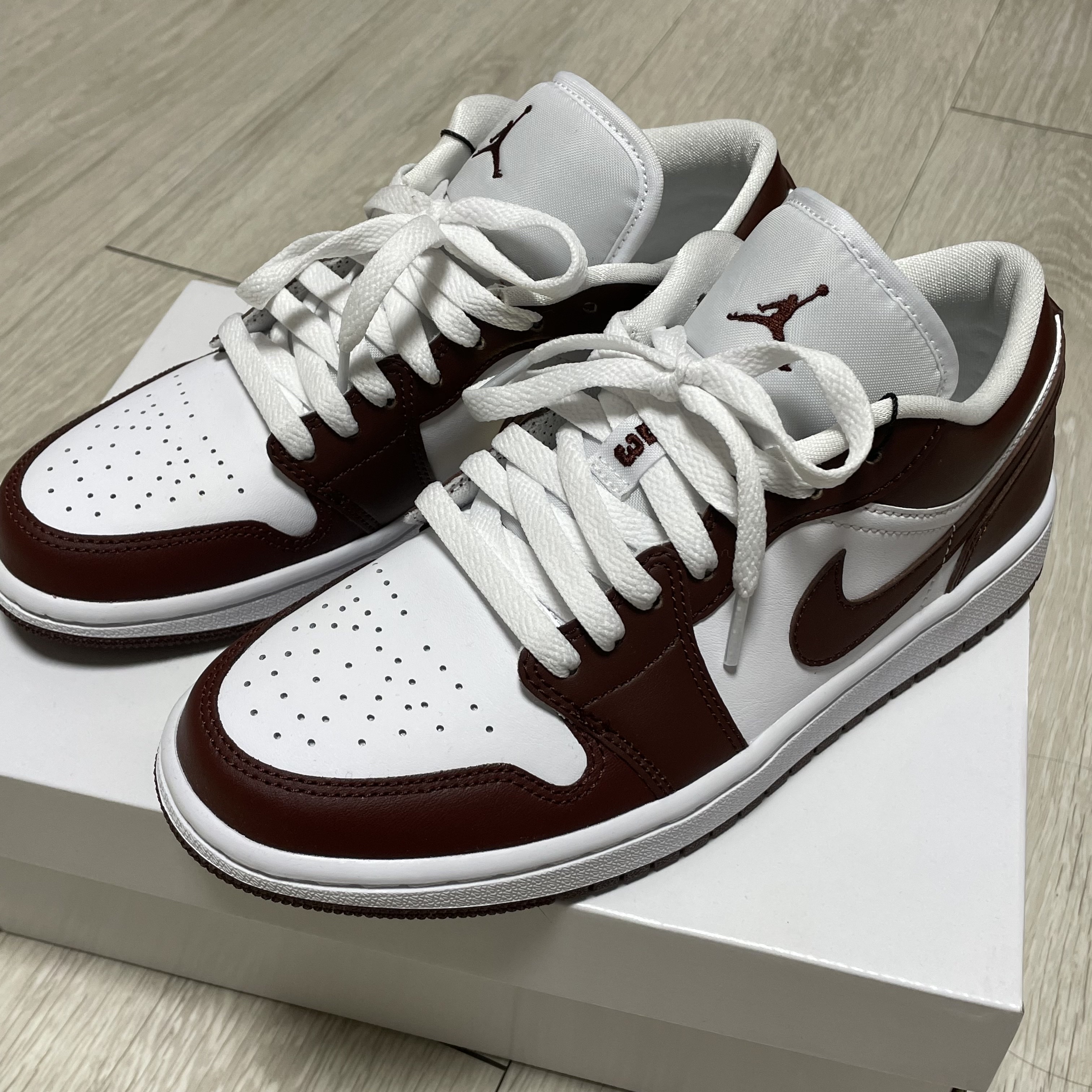 (W) Jordan 1 Low Bronze Eclipse 착용 스타일 - 2