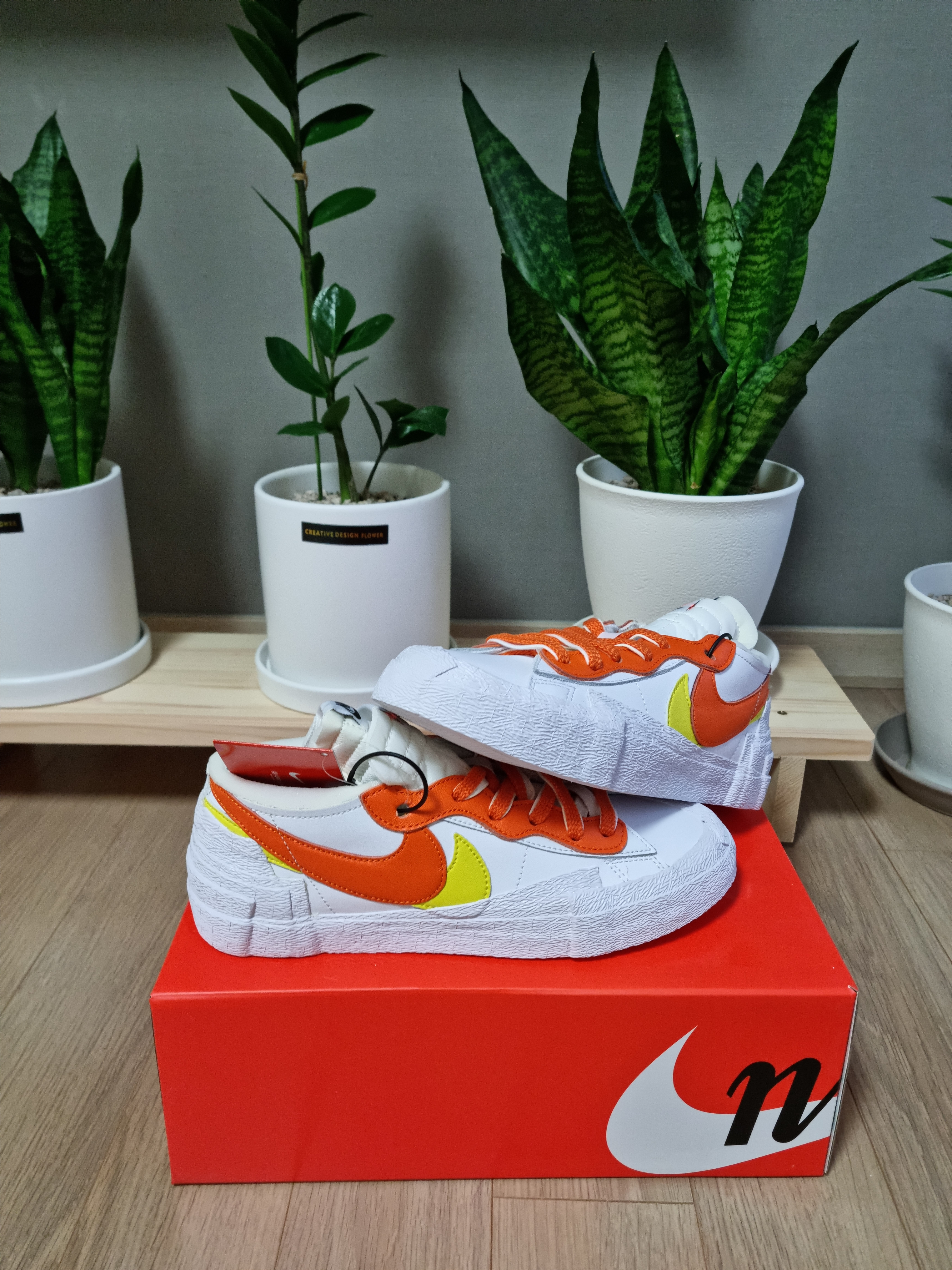 Nike x Sacai Blazer Low Magma Orange 착용 스타일 - 2