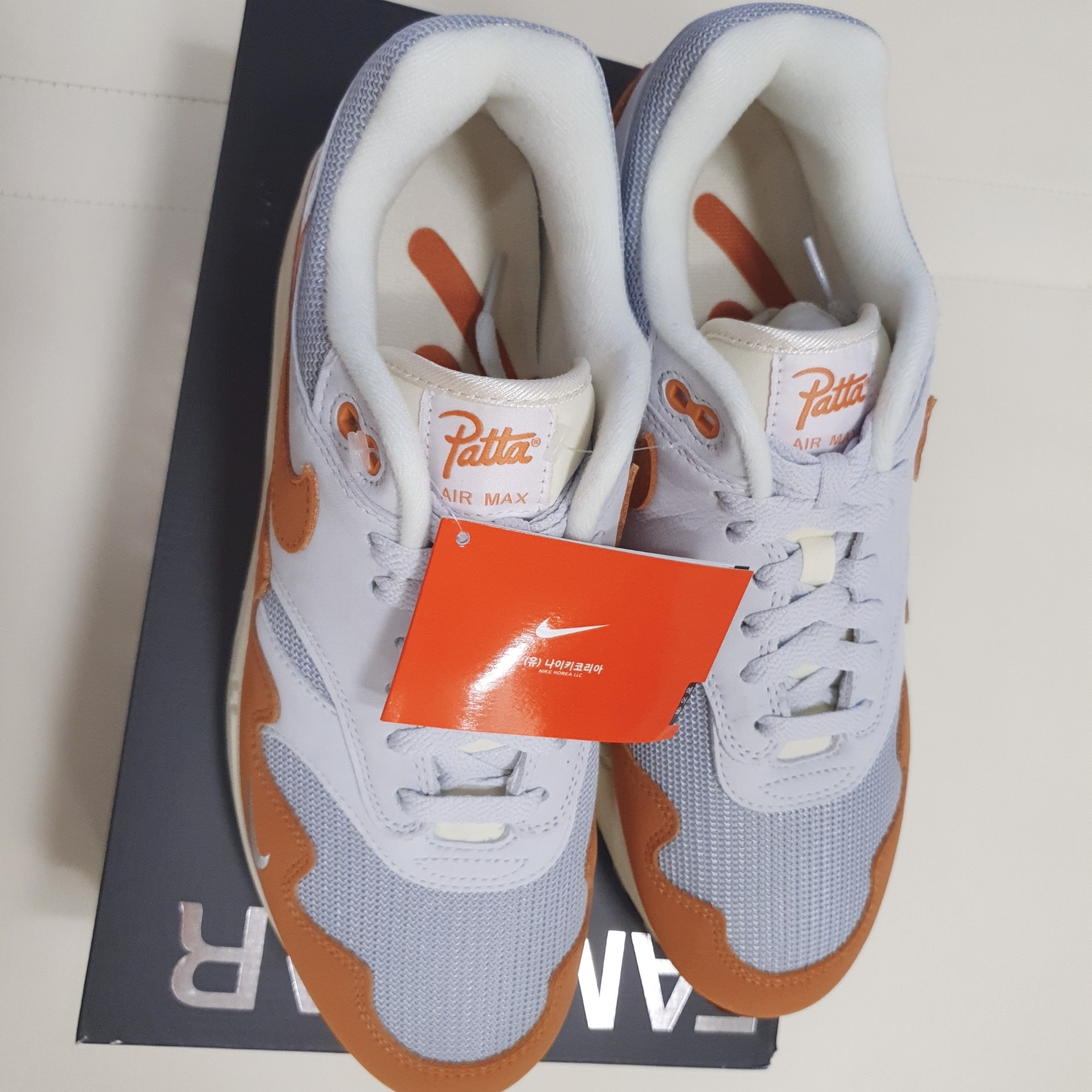 Nike x Patta Air Max 1 Monarch 착용 스타일 - 4
