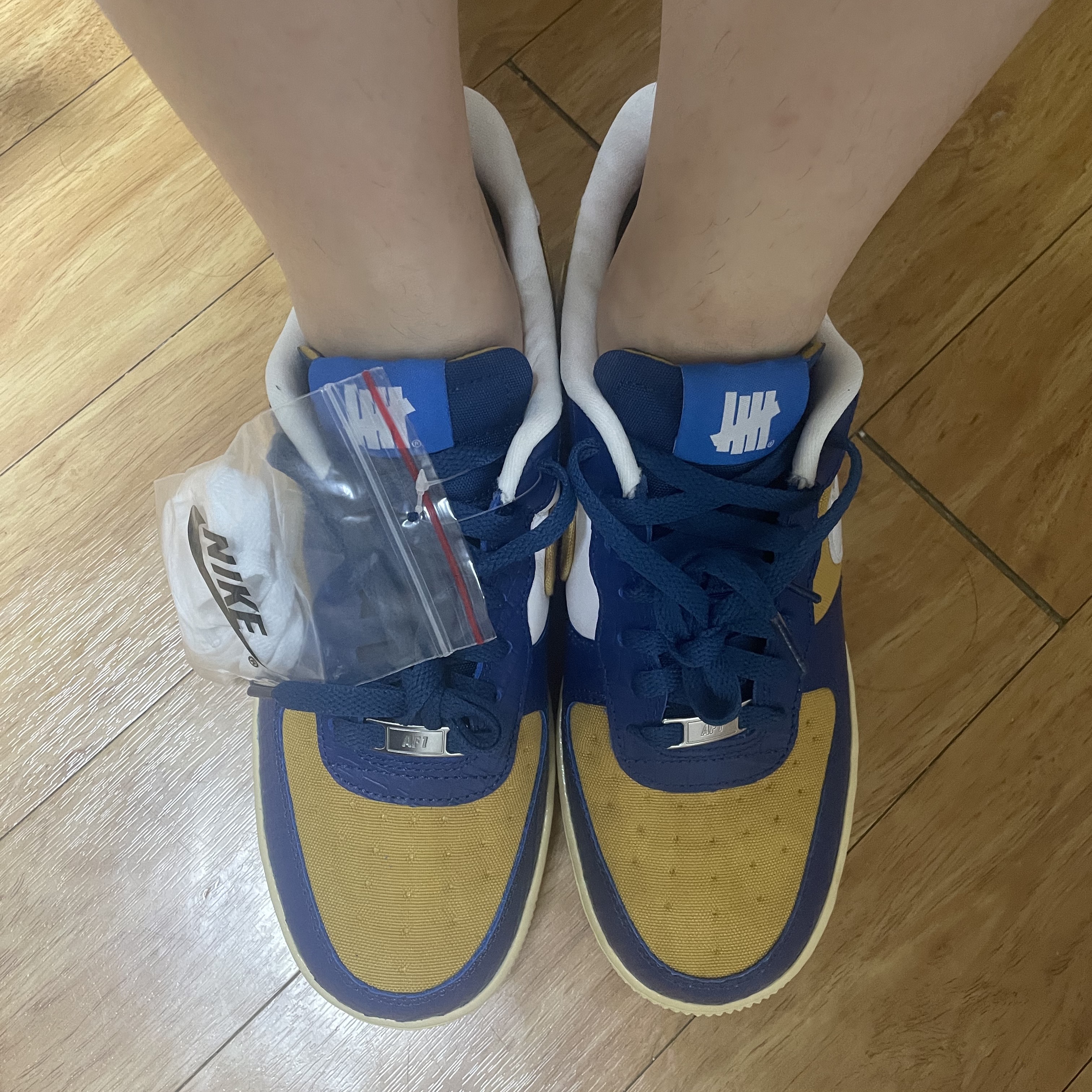 Nike x Undefeated Air Force 1 Low SP 5 On It Court Blue 착용 스타일 - 2