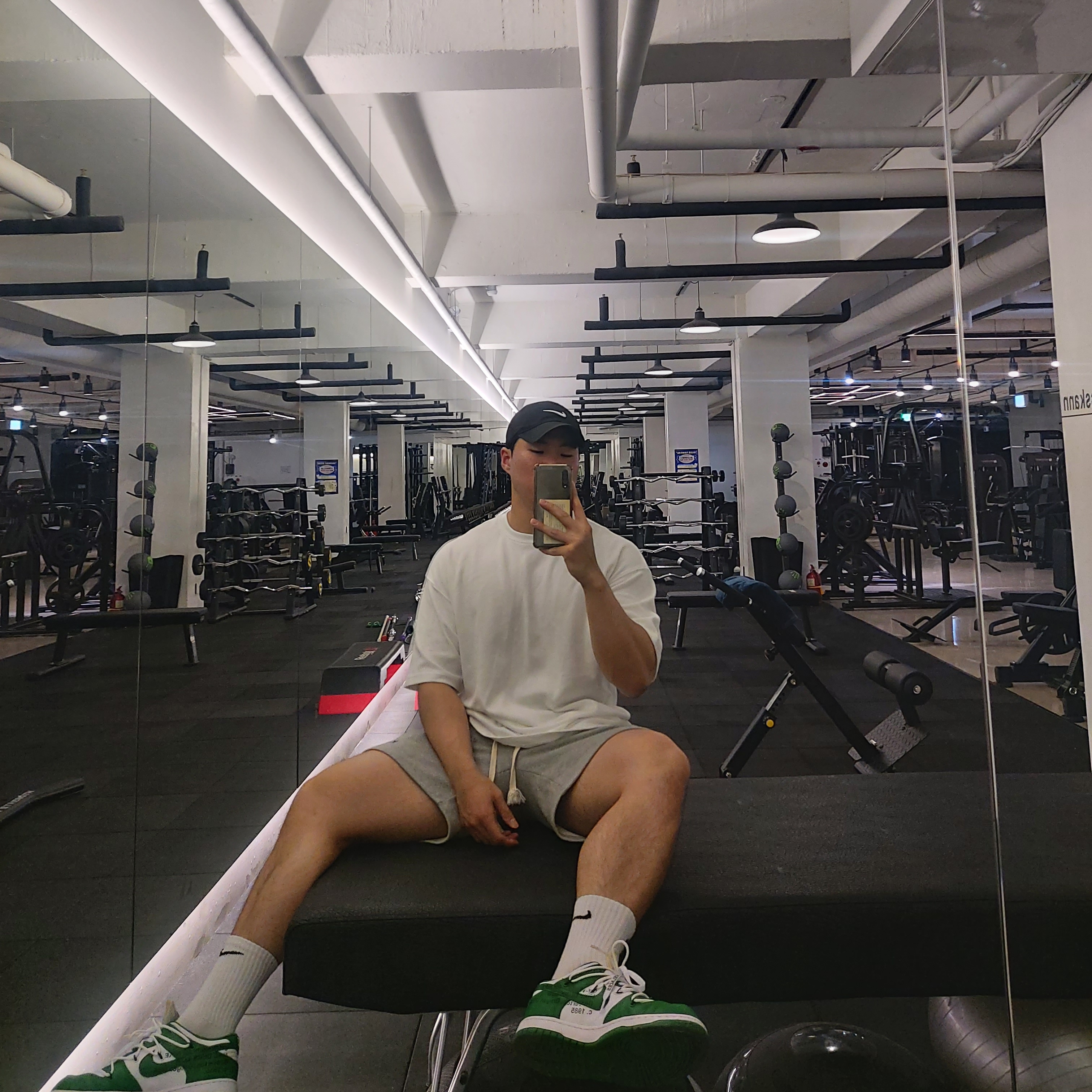 Nike x Off-White Dunk Low Pine Green 착용 스타일