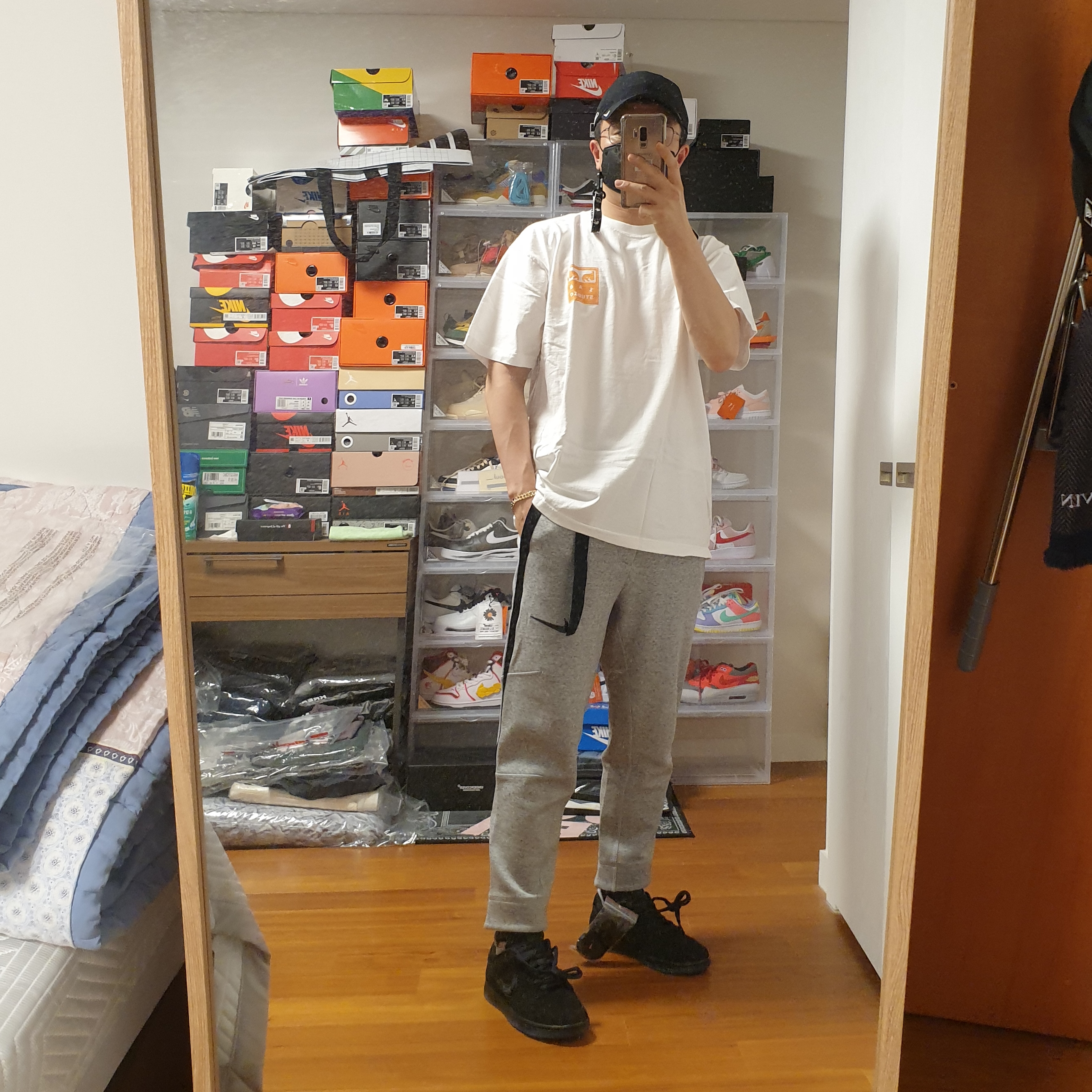 Nike x Undefeated Dunk Low SP 5 On It Black, Nike x Sacai NRG Fleece Pants Dark Grey Heather - US/EU 착용 스타일 - 1