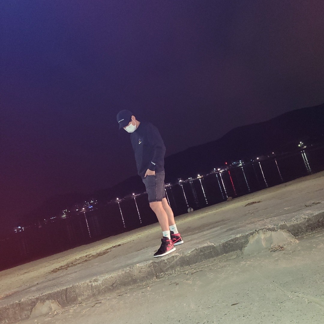 (W) Jordan 1 Mid Siren Red 착용 스타일