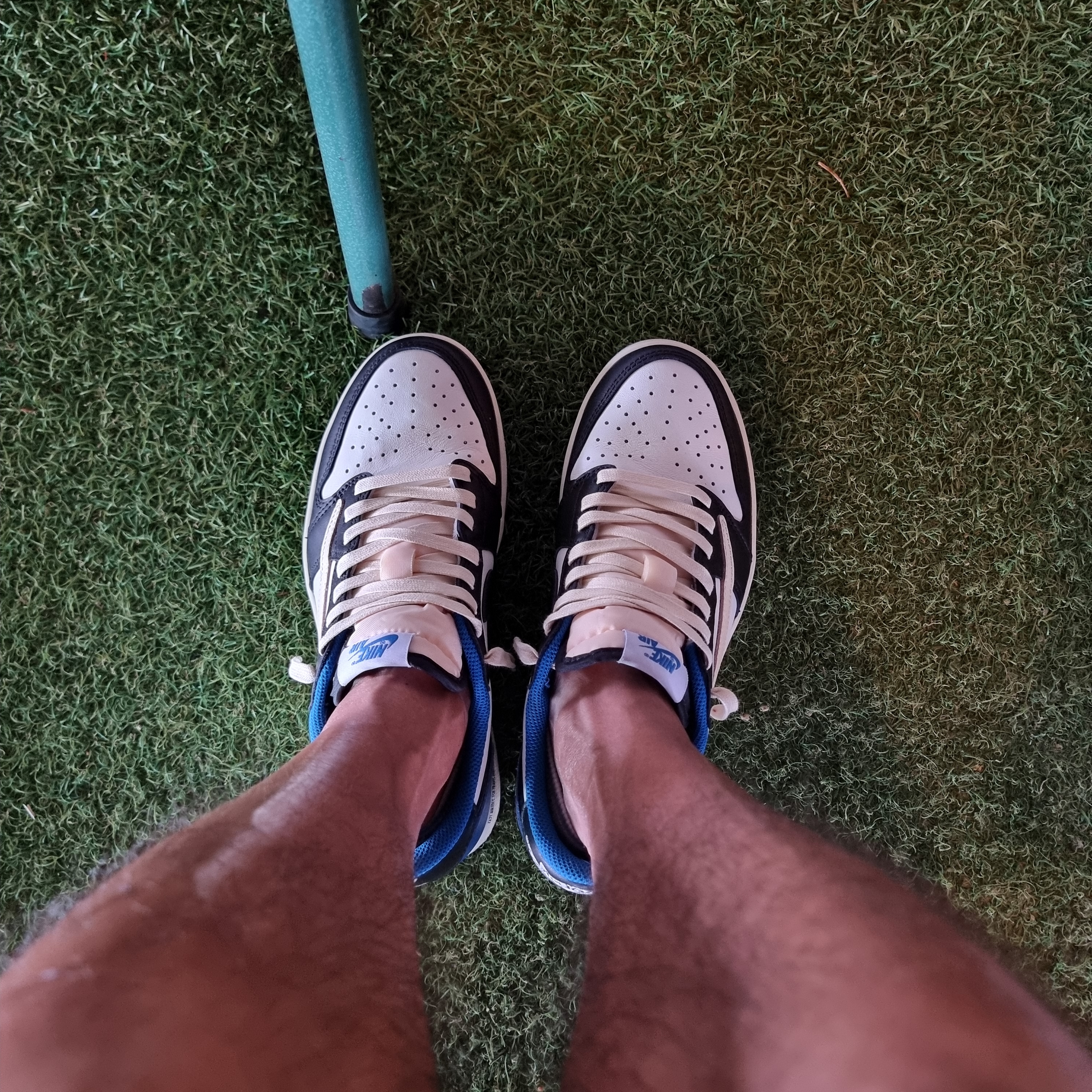 Jordan 1 x Travis Scott x Fragment Retro Low OG SP Military Blue 착용 스타일
