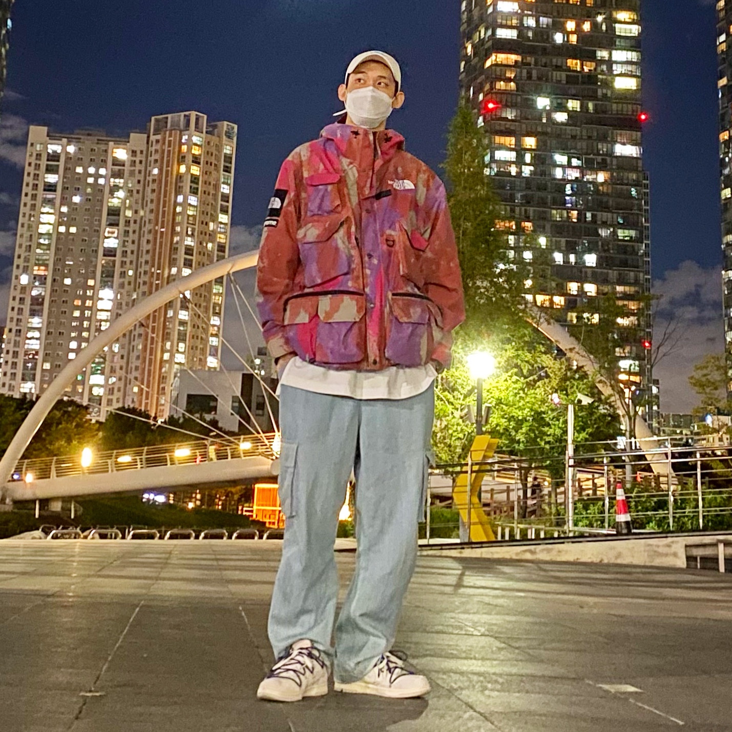Nike x Off-White Dunk Low The 50 - Lot 18, Supreme x The North Face Cargo Jacket Multi-Color - 20SS 착용 스타일